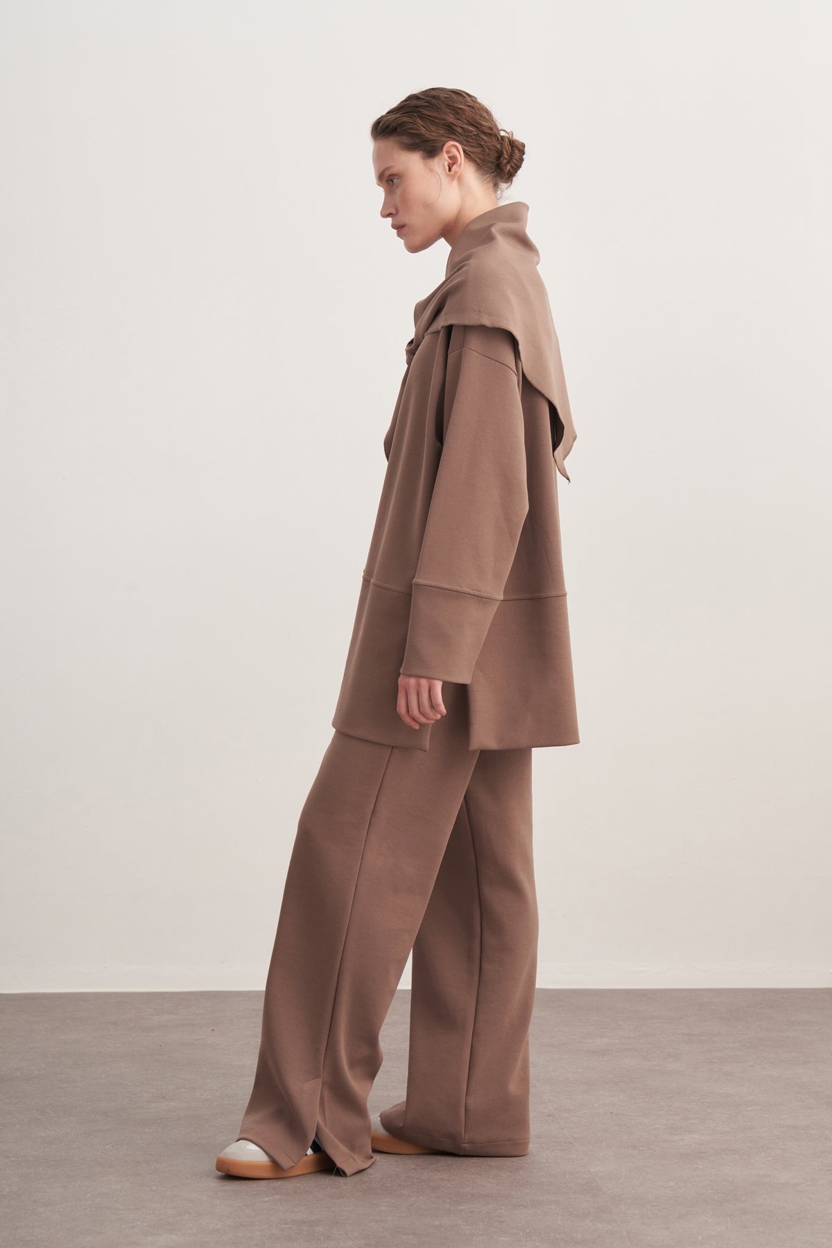 Kadın İnterlok Oversize Şal Aksesuarlı Sweat Kahve