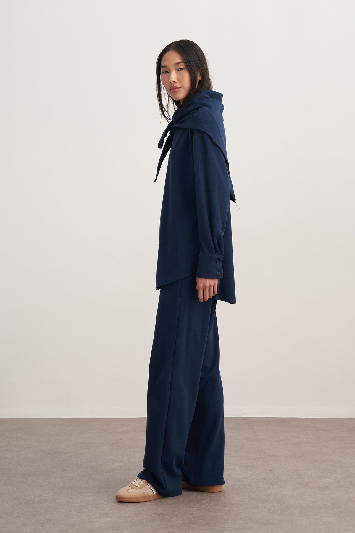 Kadın Şal Aksesuarlı 3’lü Pantolon Takım Lacivert