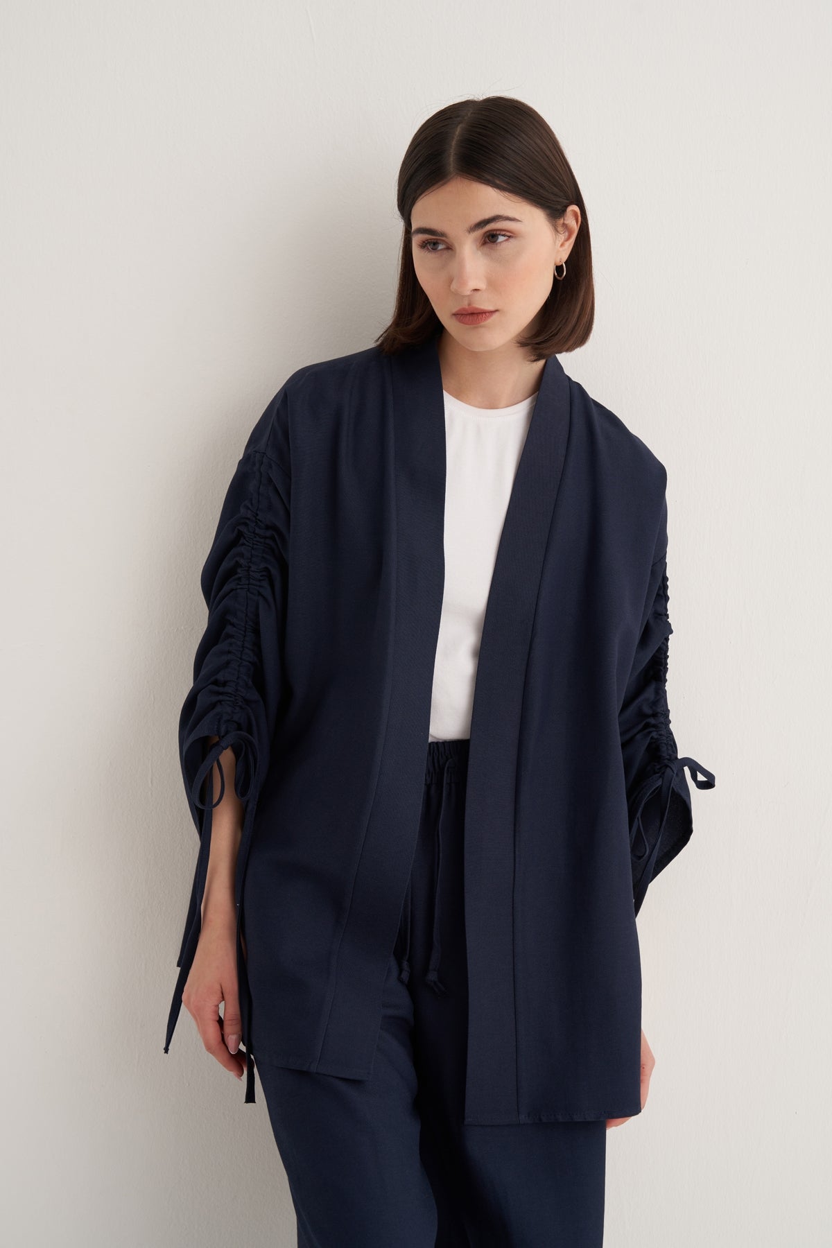 Kadın Dökümlü Pamuklu Büzgü Detaylı Kimono Pantolon Takım  Lacivert