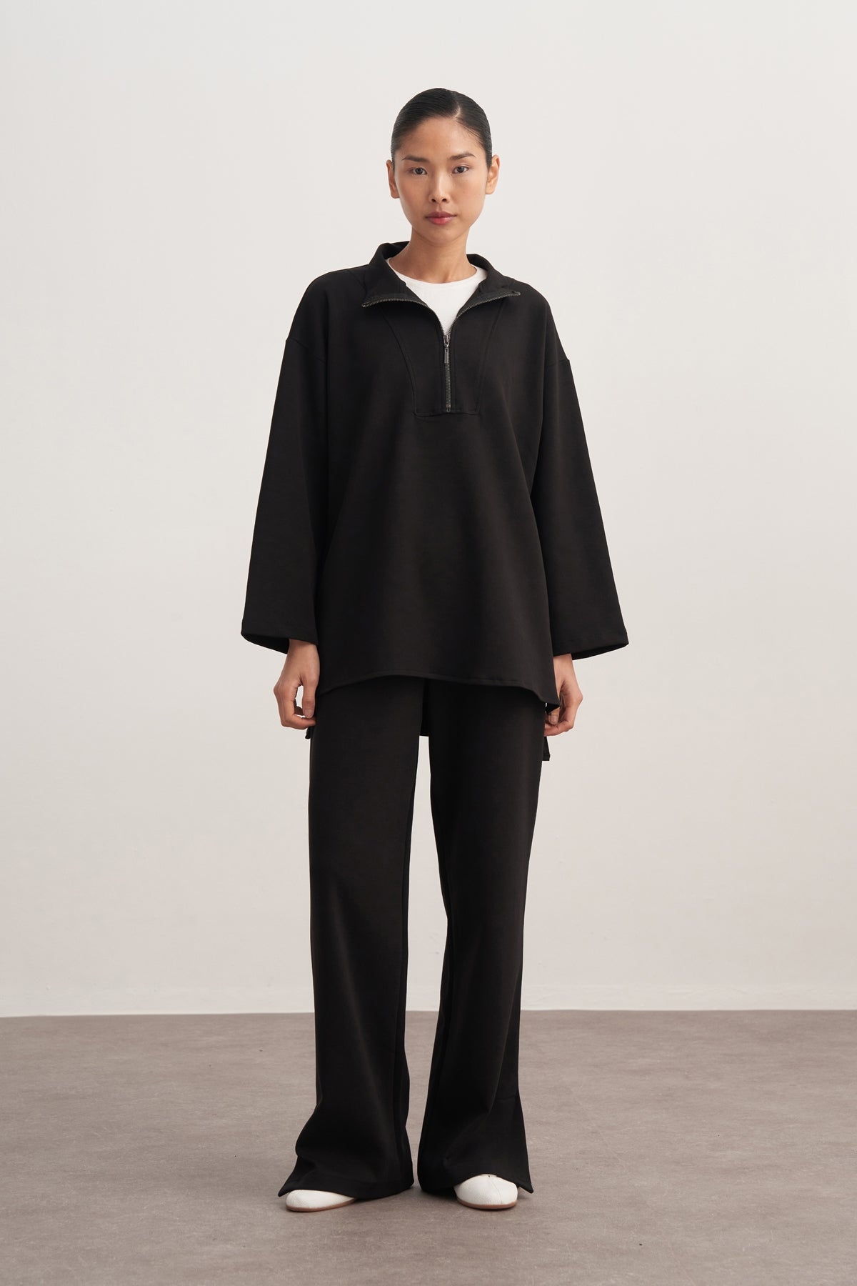 Kadın İnterlok Dik Yaka Sweat Siyah