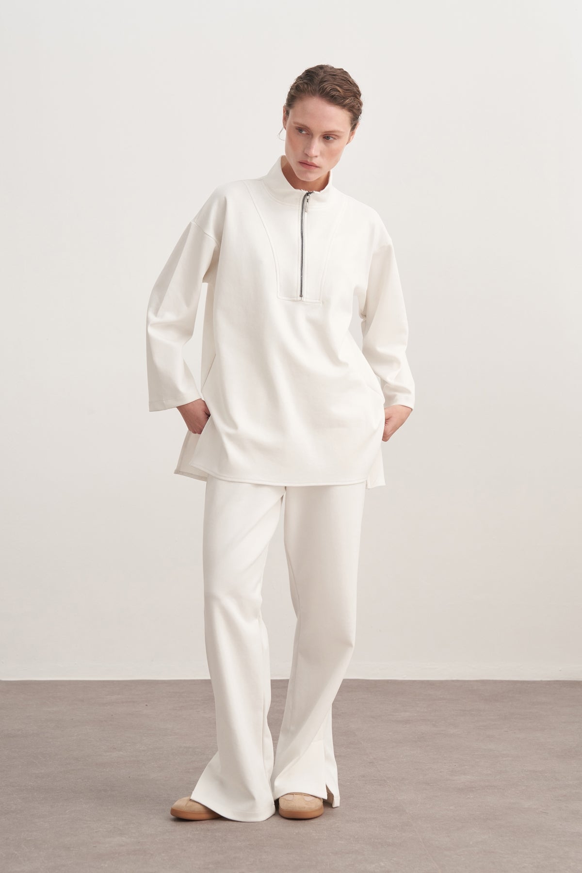 Kadın İnterlok Dik Yaka Sweat Ekru