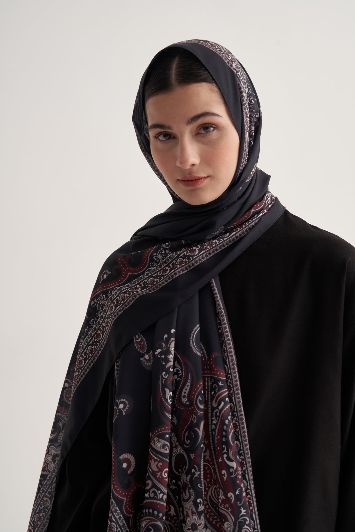 Kadın İpeksi Aster Desen Şal Siyah