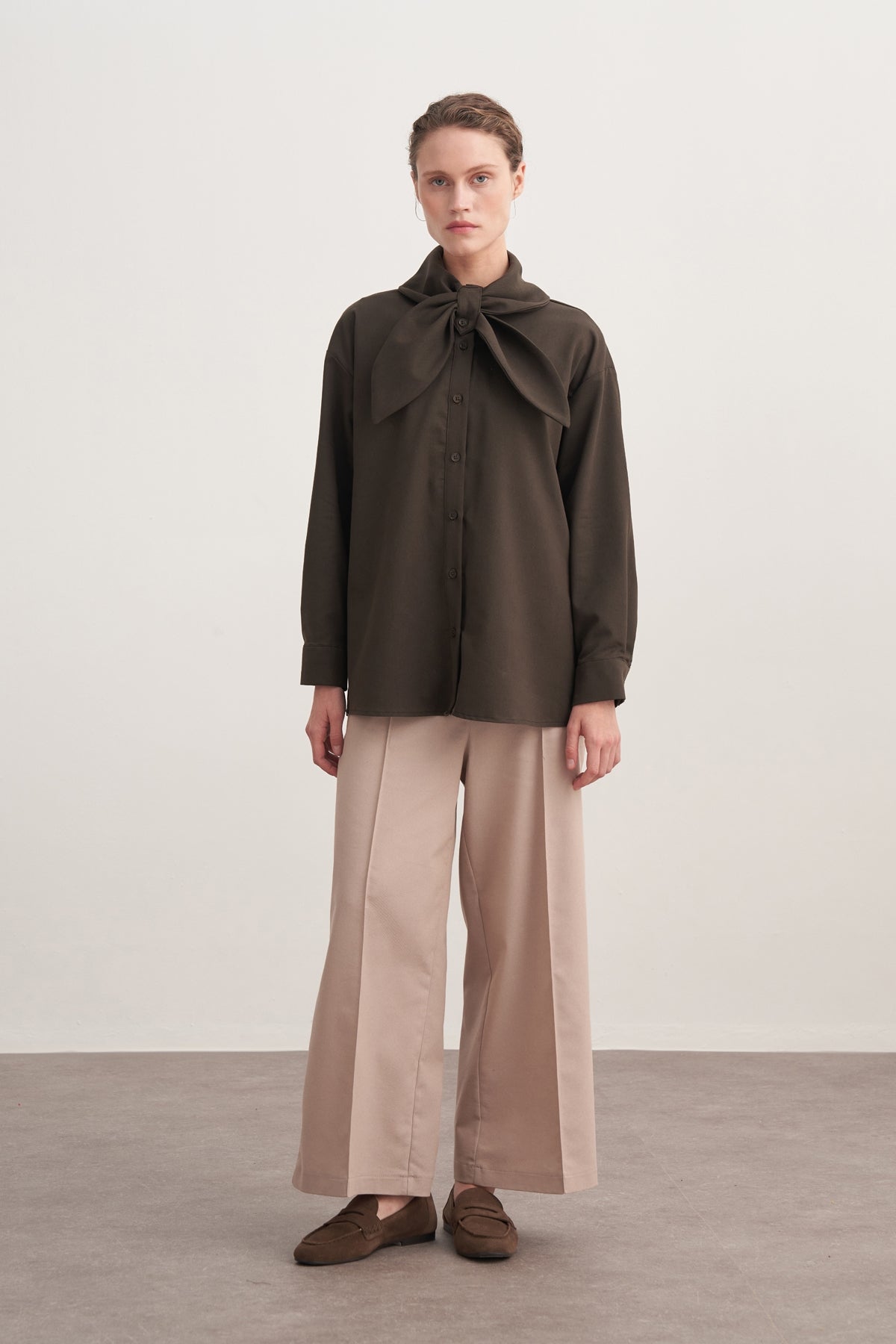 Kadın Gabardin Yaka Detaylı Gömlek Koyu Haki