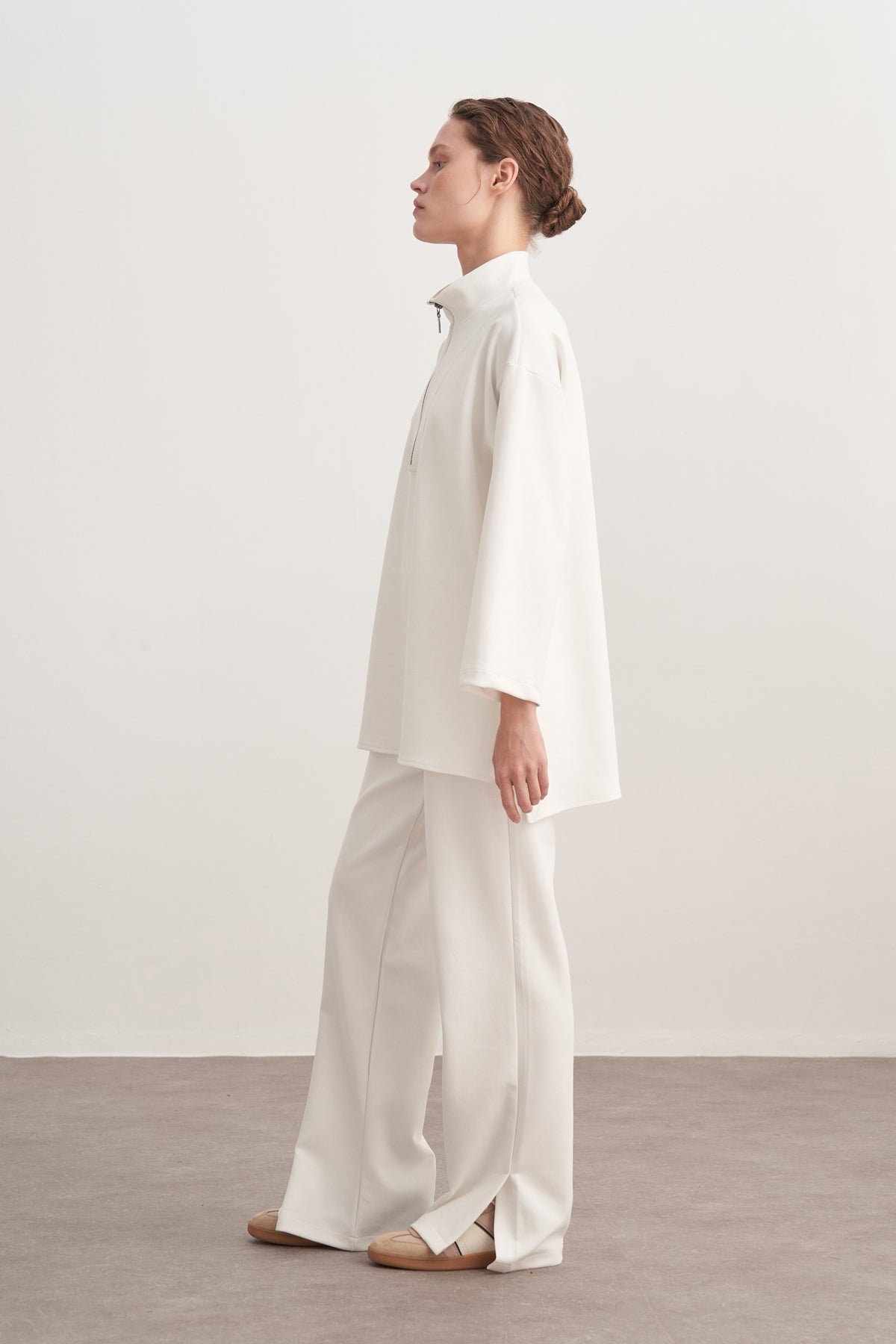 Kadın İnterlok Dik Yaka Sweat Ekru