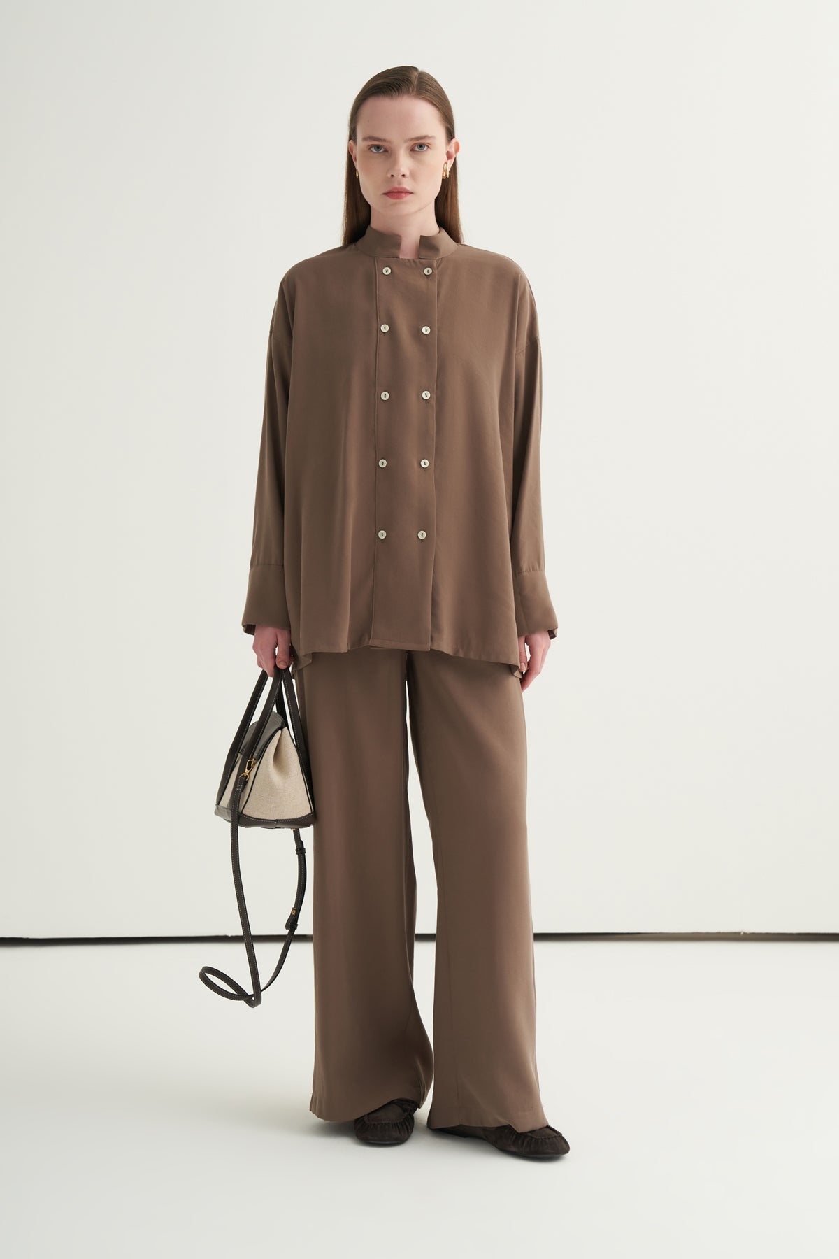 Kadın Modal Hakim Yakalı Dökümlü Bluz Vizon