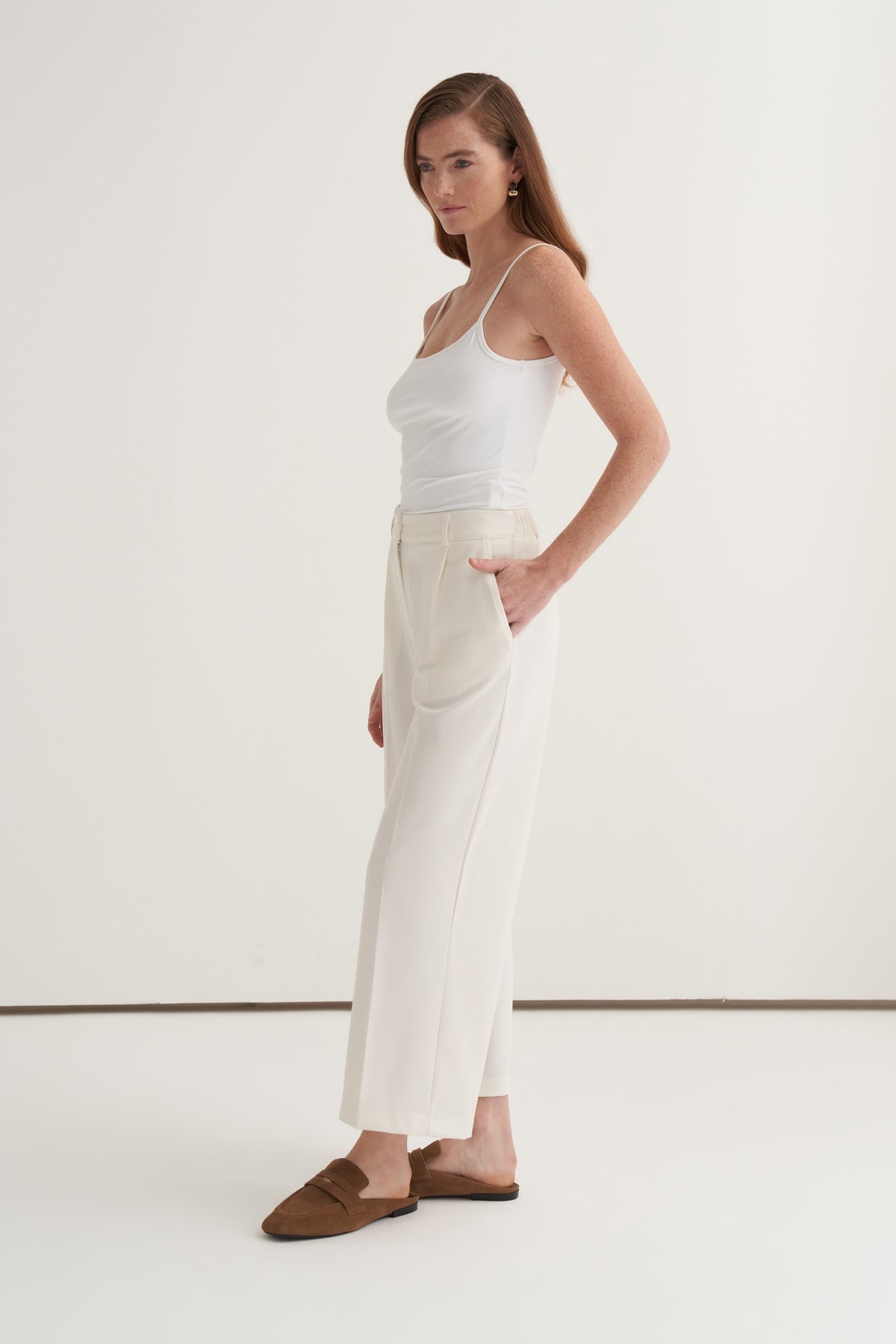 Kadın Düz Kesim Pensli Pantolon Ekru