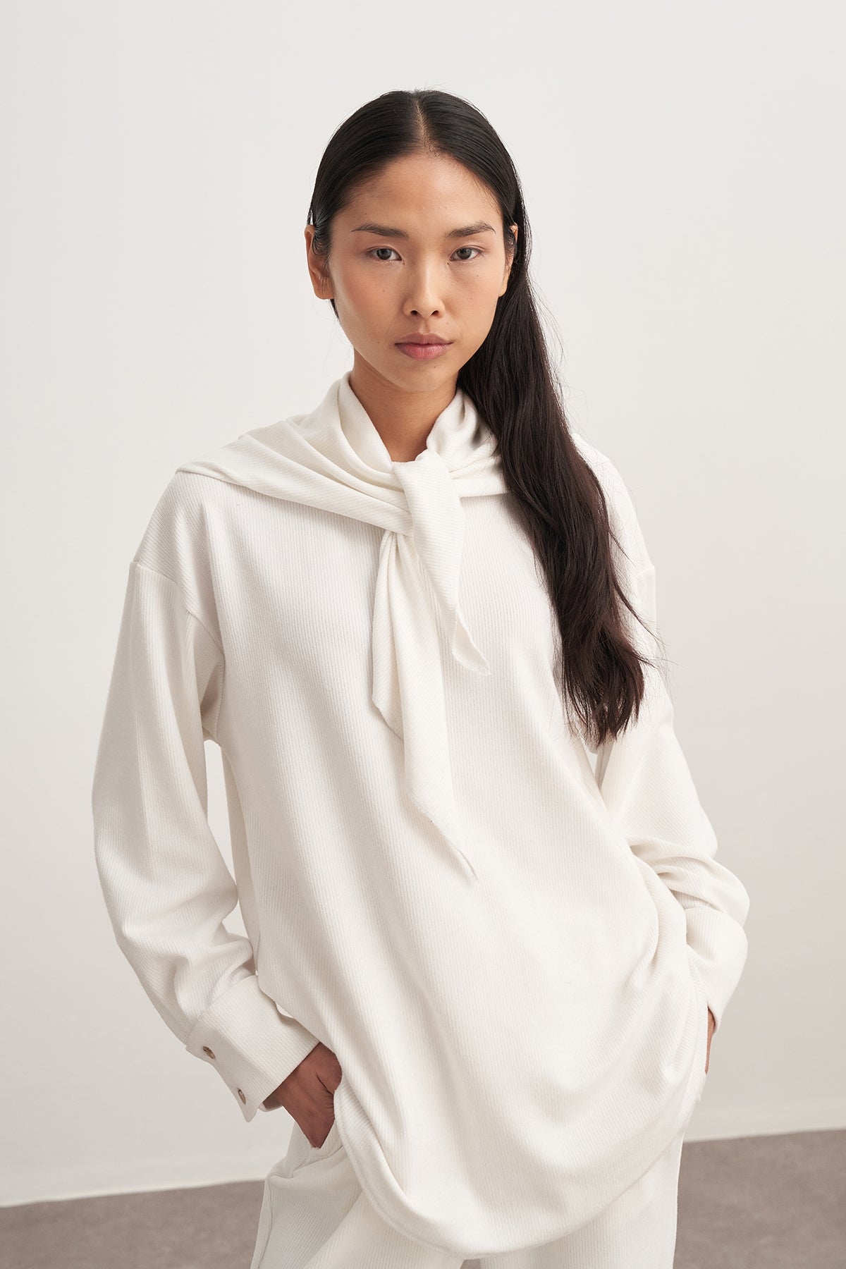 Kadın Şal Aksesuarlı 3’lü Pantolon Takım Ekru