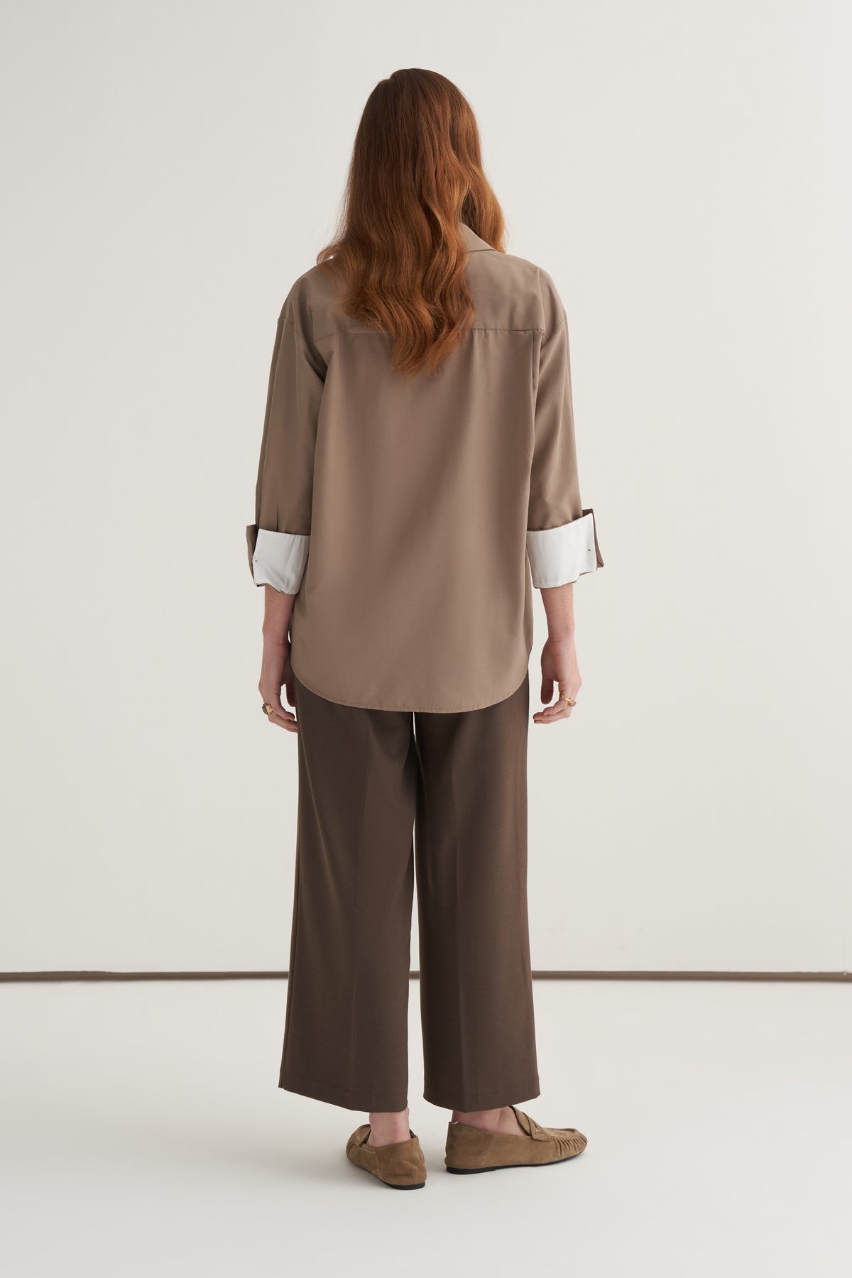 Kadın Poplin Kontrast Manşetli Gömlek Vizon