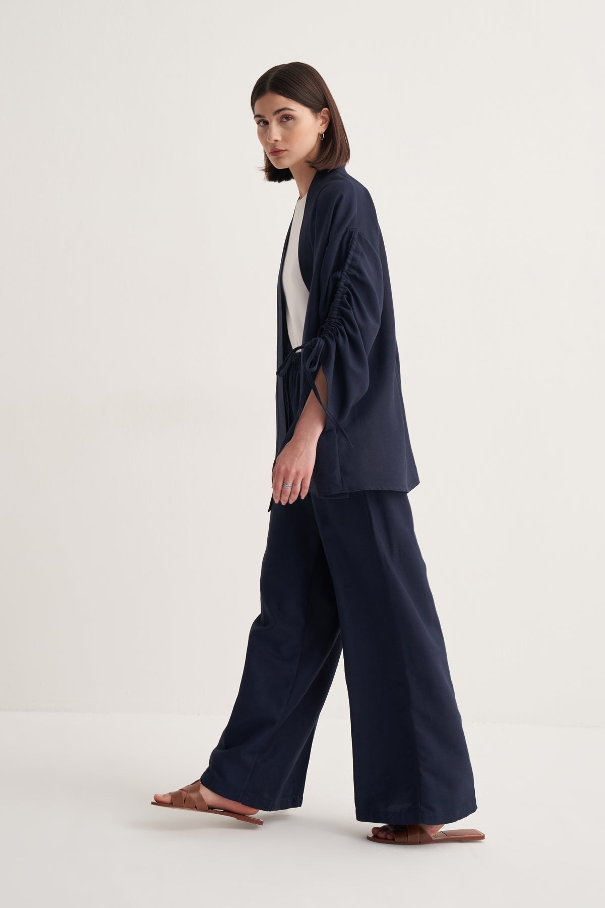 Kadın Dökümlü Pamuklu Büzgü Detaylı Kimono Pantolon Takım  Lacivert
