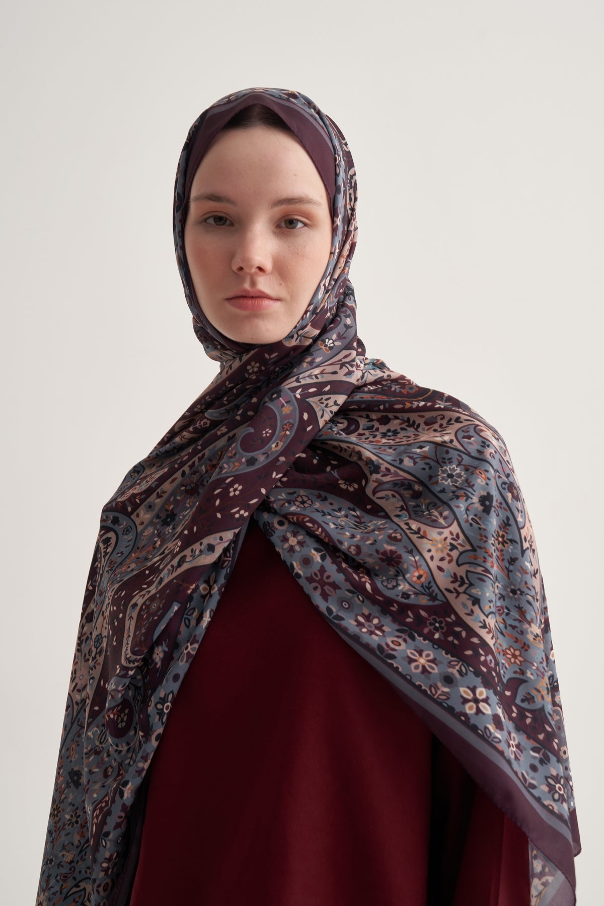 Kadın İpeksi Freesia Desen Şal Acı Kahve