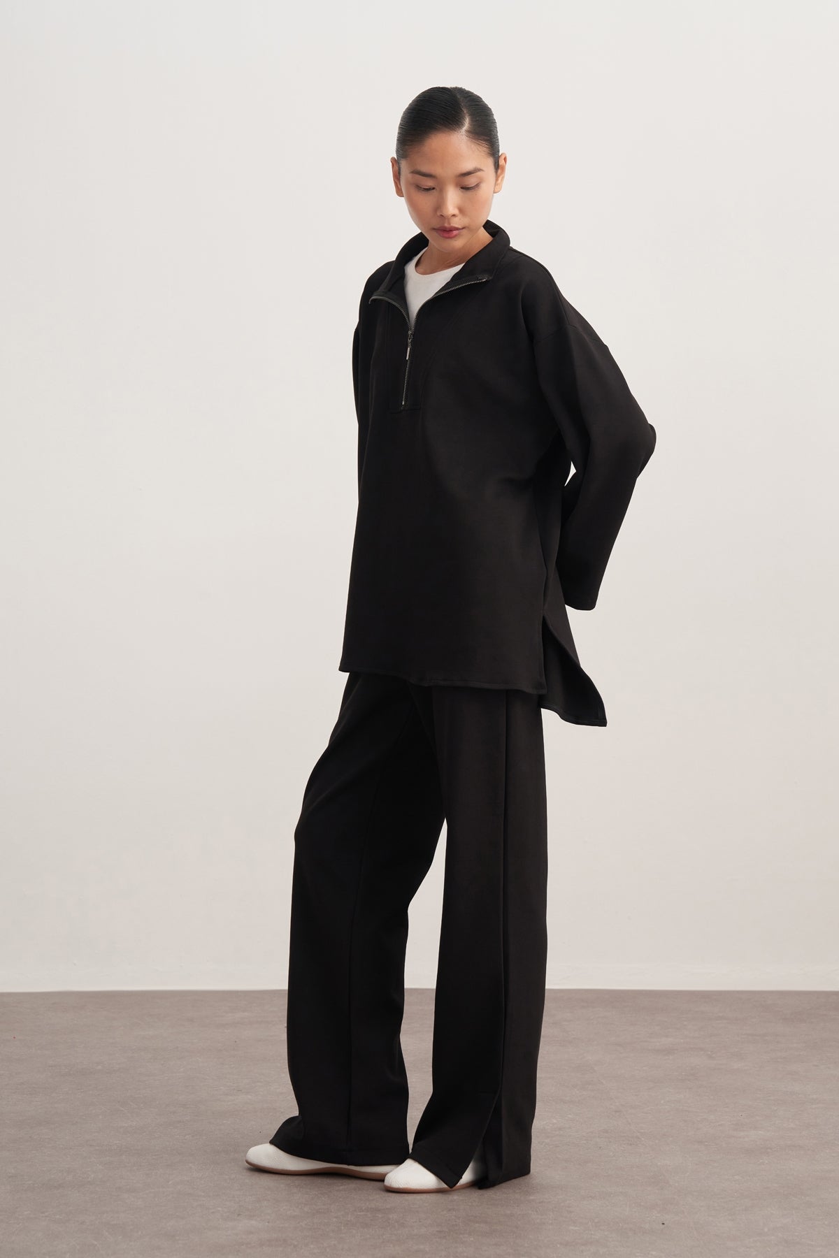 Kadın İnterlok Dik Yaka Sweat Siyah