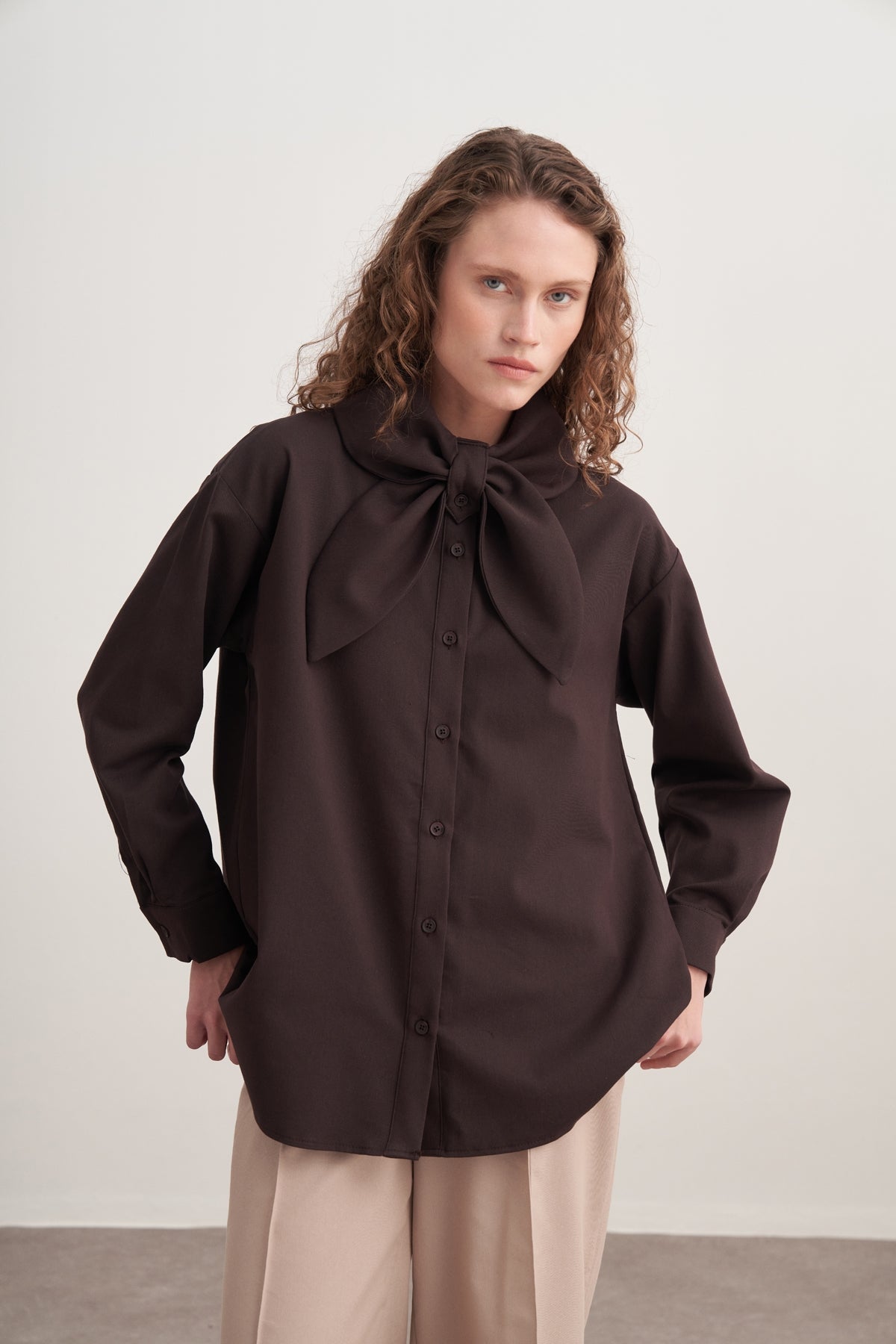 Kadın Gabardin Yaka Detaylı Gömlek Kahve