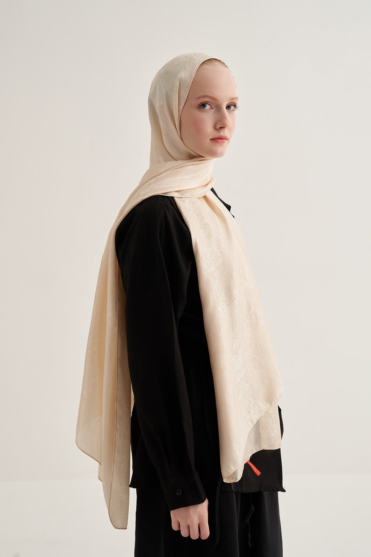 Kadın İpeksi Jakar Şal Bej