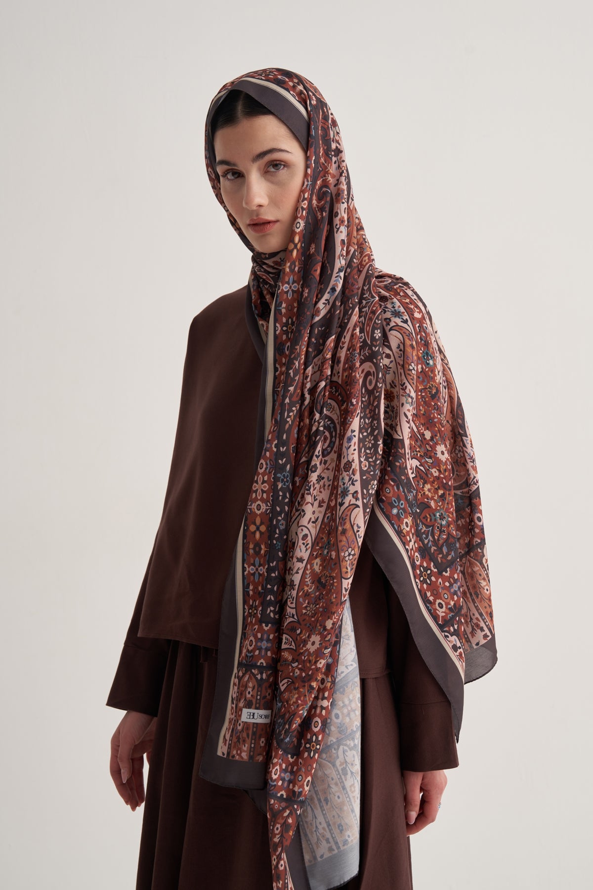 Kadın İpeksi Freesia Desen Şal Kahve