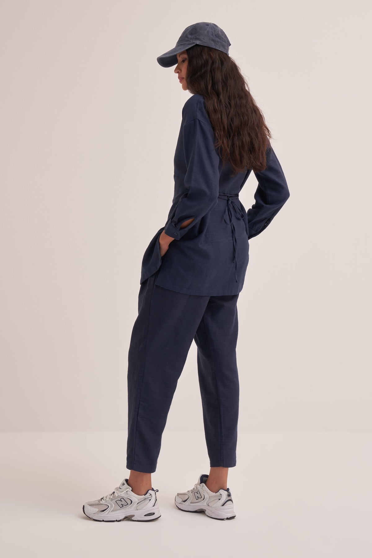 Kadın Organik Pamuk Yırtmaçlı Fonksiyonel Gömlek Lacivert