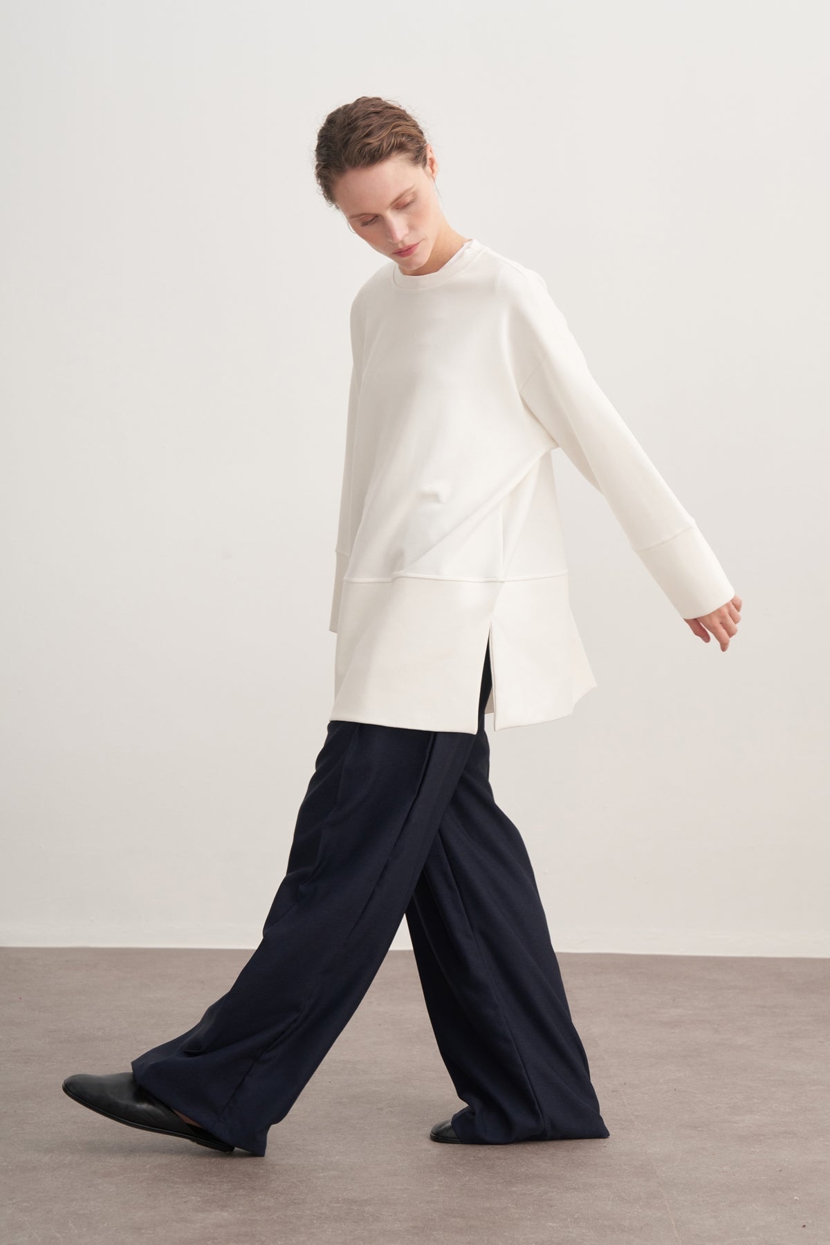 Kadın İnterlok Oversize Şal Aksesuarlı Sweat Ekru