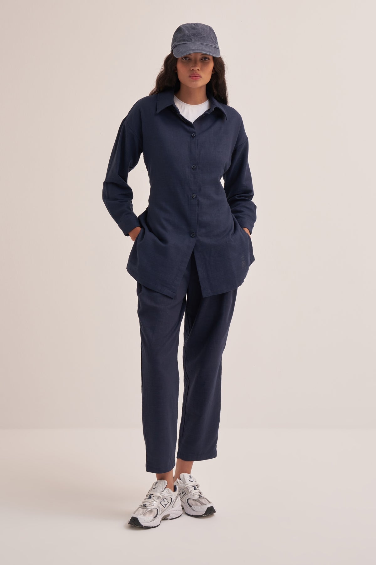 Kadın Organik Pamuk Yırtmaçlı Fonksiyonel Gömlek Lacivert