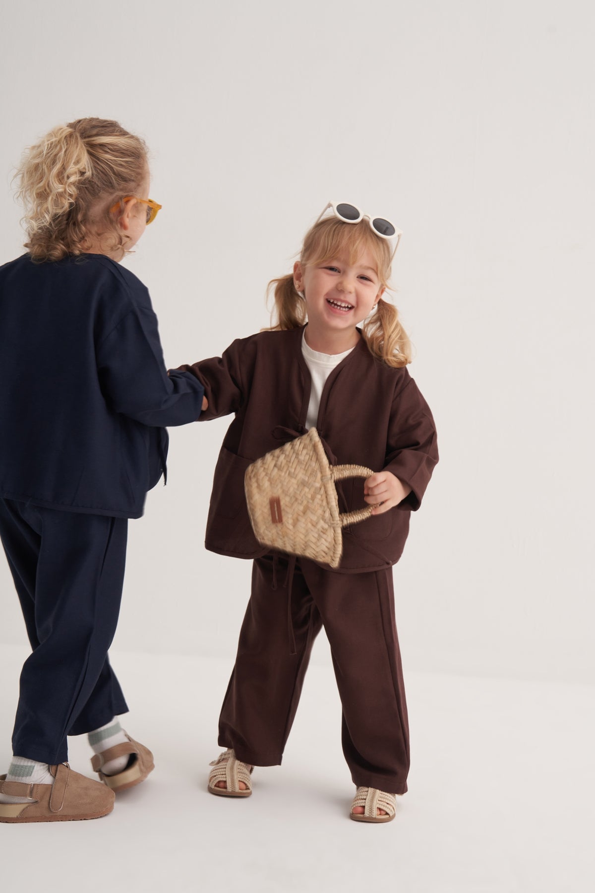 Unisex Çocuk Dökümlü Pamuklu Beli Lastikli Pantolon Acı Kahve