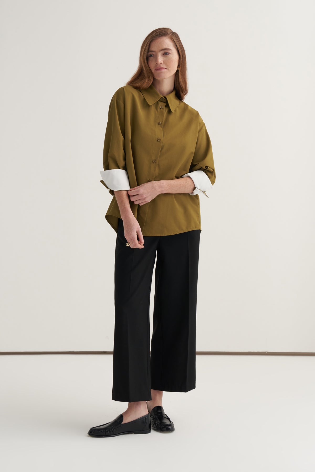 Kadın Poplin Kontrast Manşetli Gömlek Yağ Yeşili