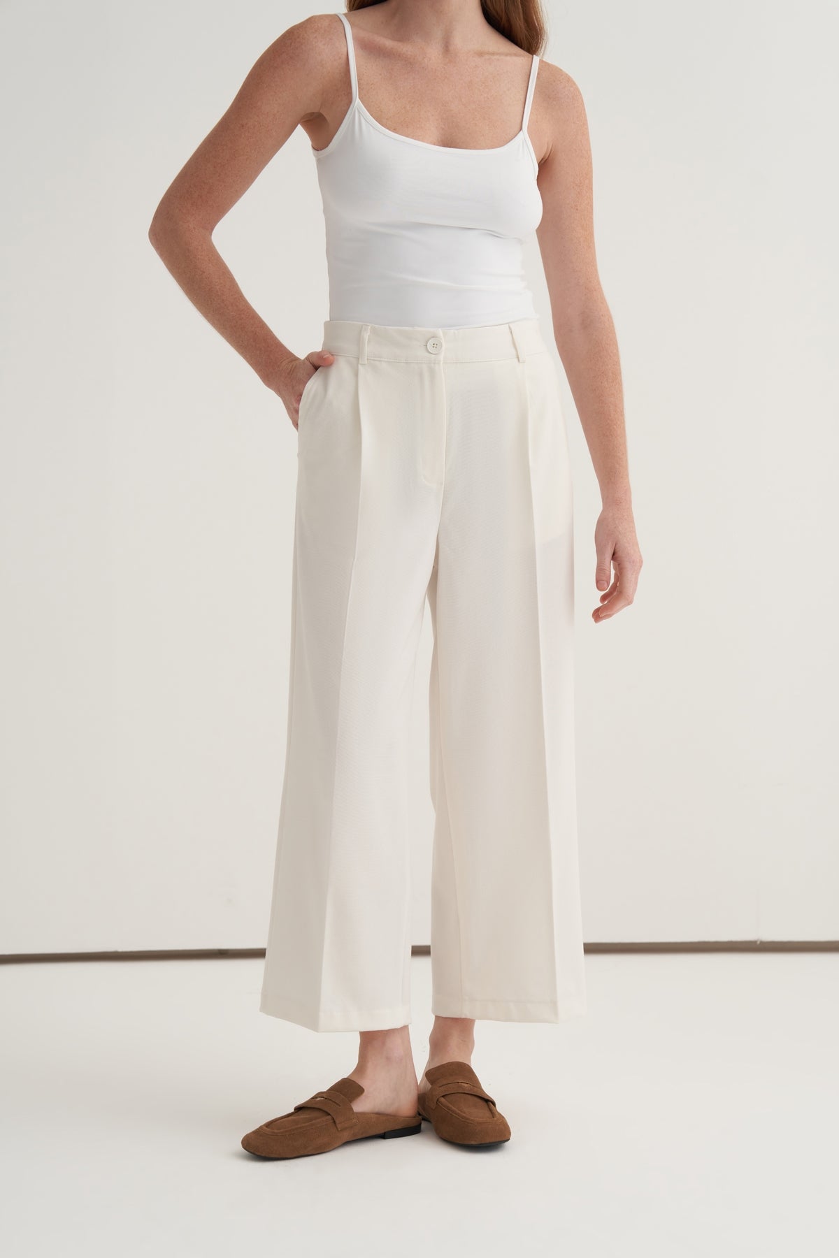 Kadın Düz Kesim Pensli Pantolon Ekru