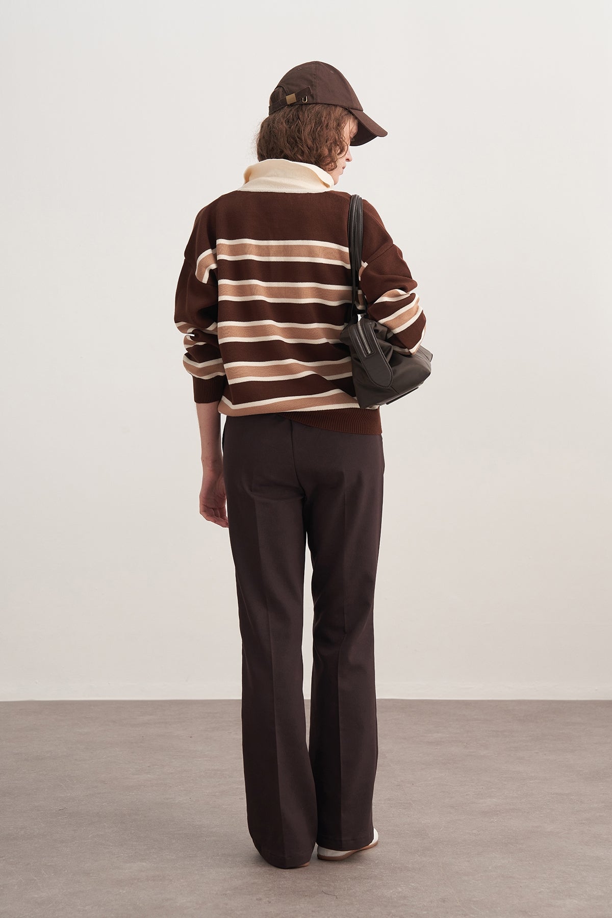Kadın Çizgili Yakalı Triko Kazak Kahve