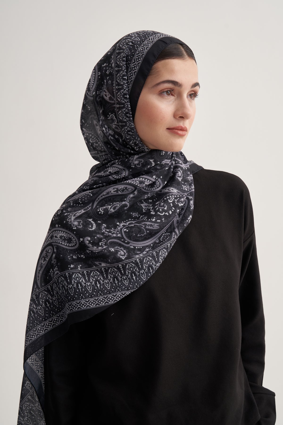 Kadın Soft Lily Desen Şal Füme