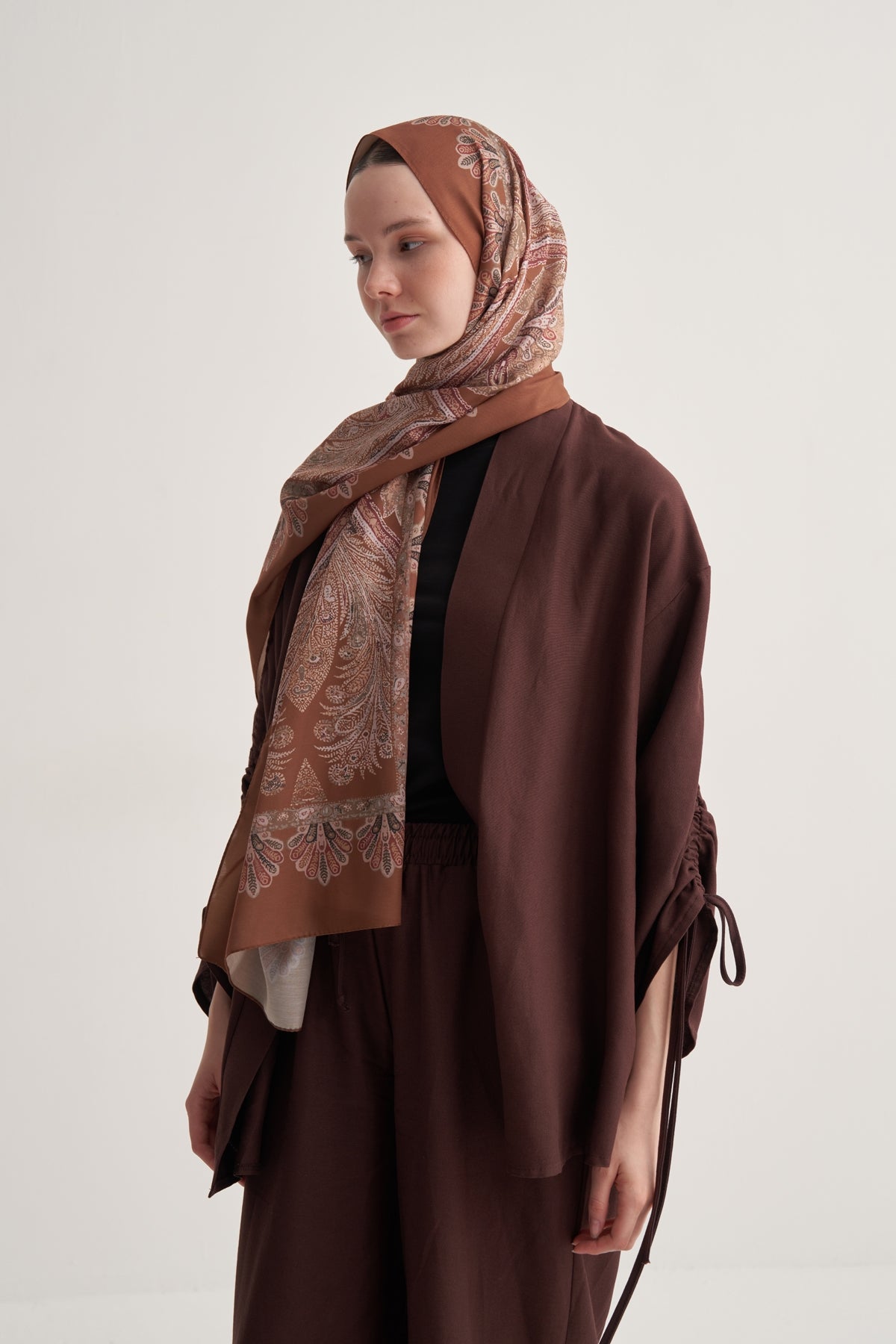 Kadın İpeksi Lotus Desen Şal Camel