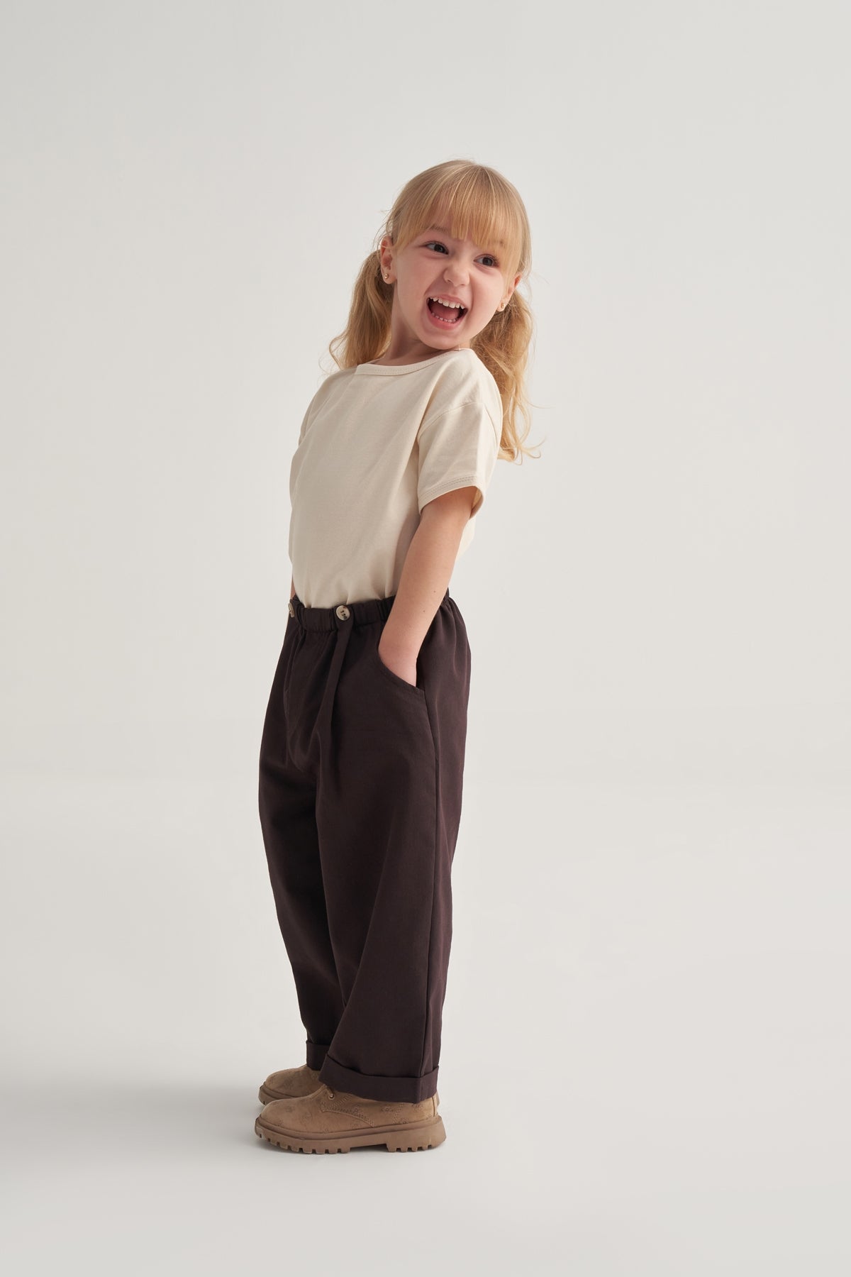 Unisex Çocuk Gabardin Pilili Pantolon Kahve