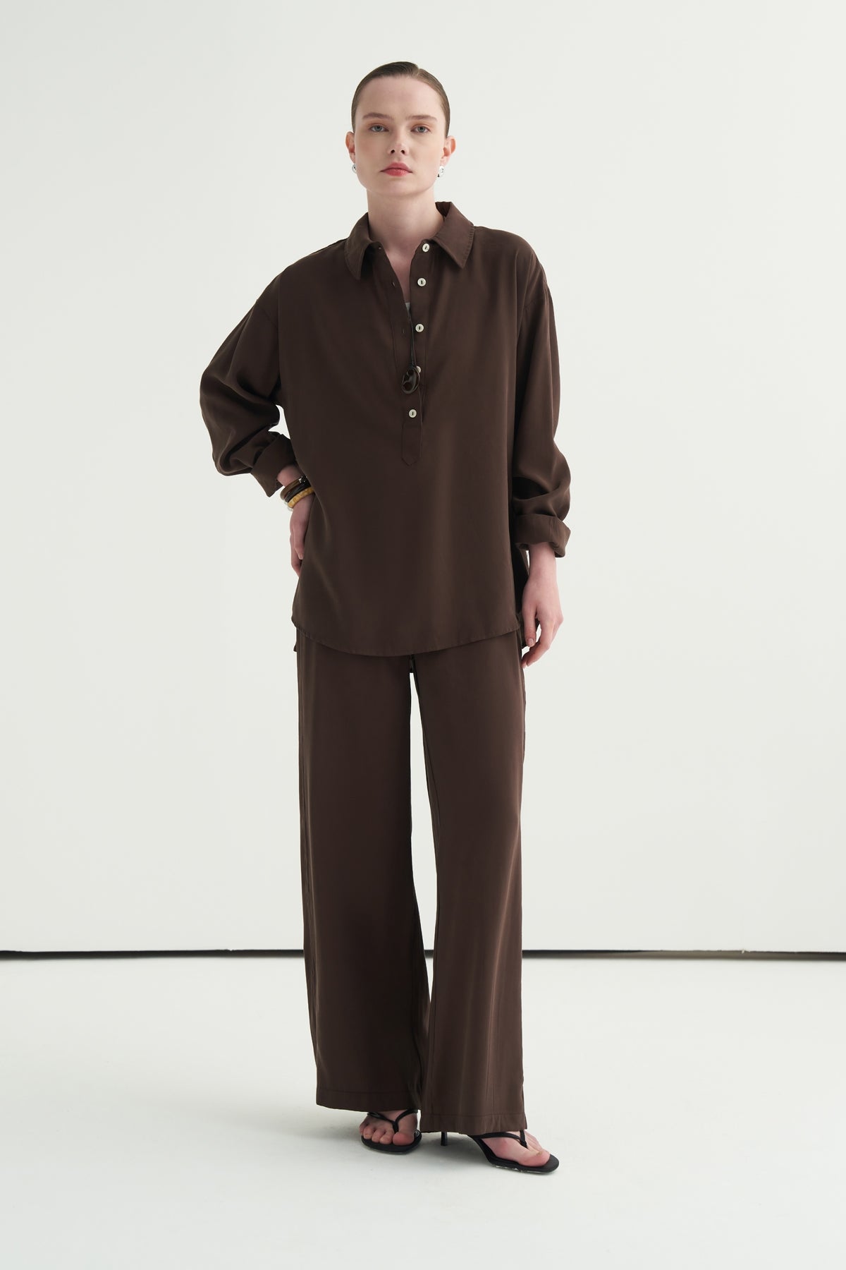 Kadın Modal Pat Kapamalı Gömlek Kahve