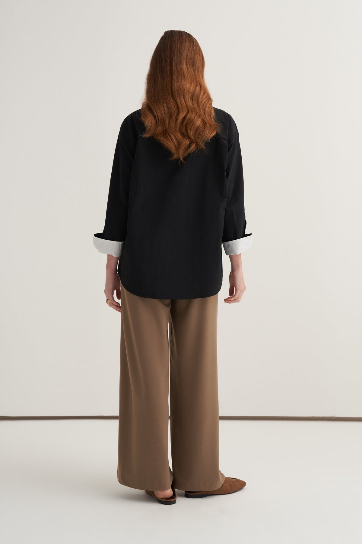 Kadın Poplin Kontrast Manşetli Gömlek Siyah