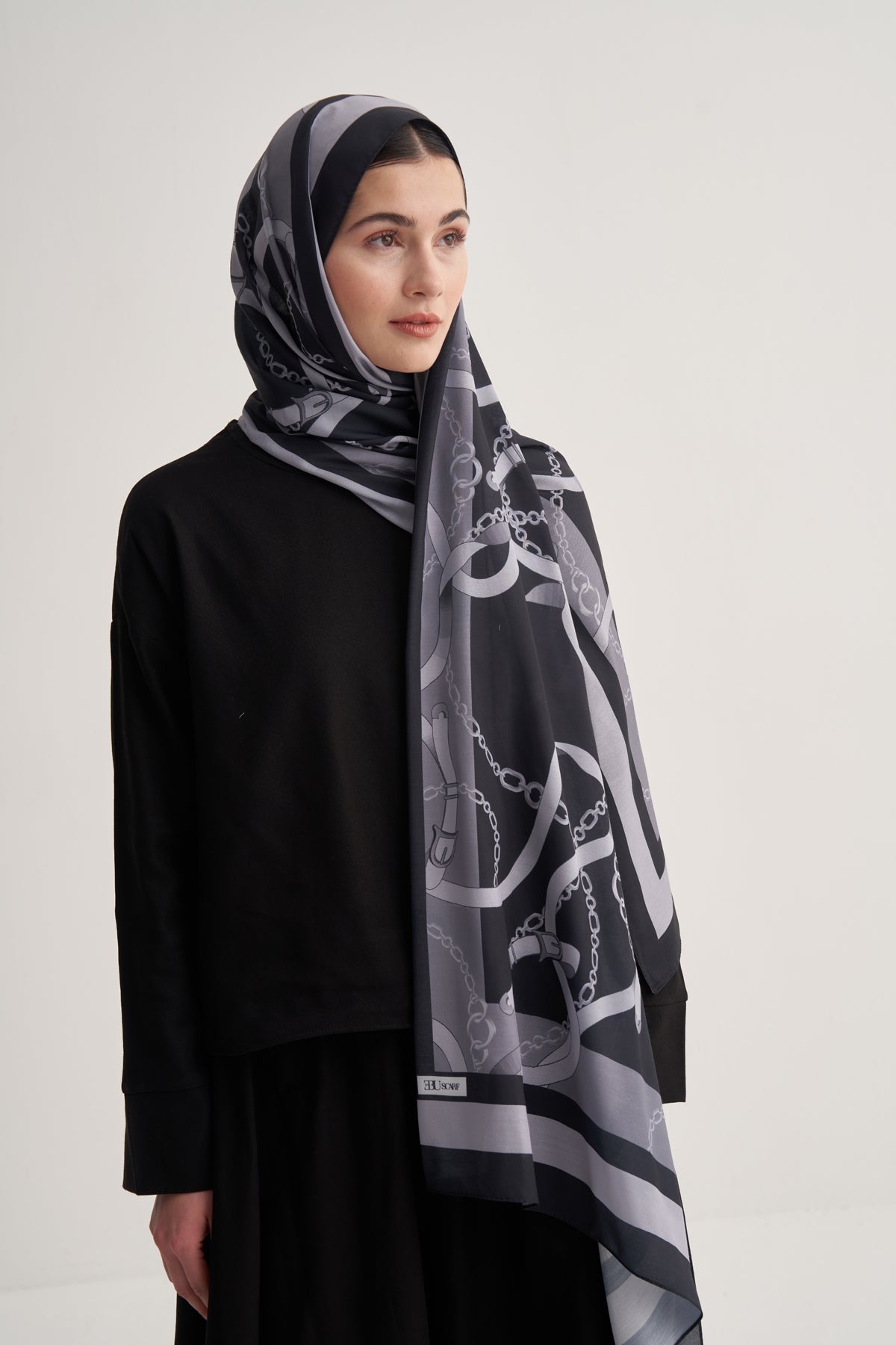 Kadın İpeksi Zincir Desen Şal Siyah