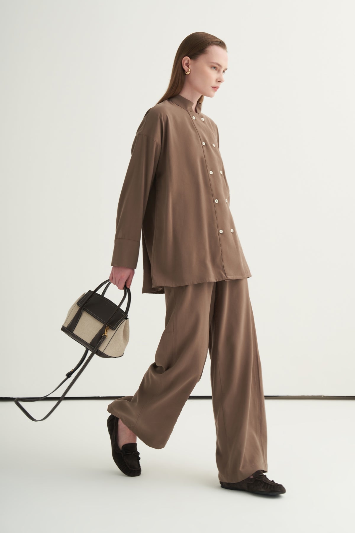 Kadın Modal Hakim Yakalı Dökümlü Bluz Vizon