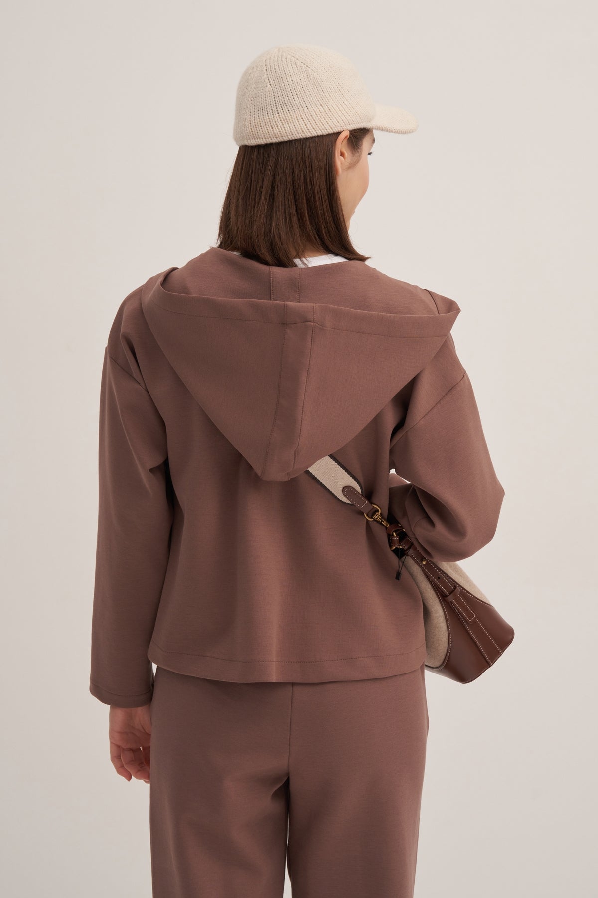 Kadın İnterlok Kapüşonlu Kısa Sweat Kahve
