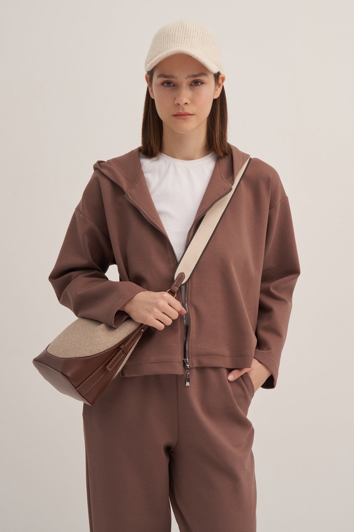 Kadın İnterlok Kapüşonlu Kısa Sweat Kahve
