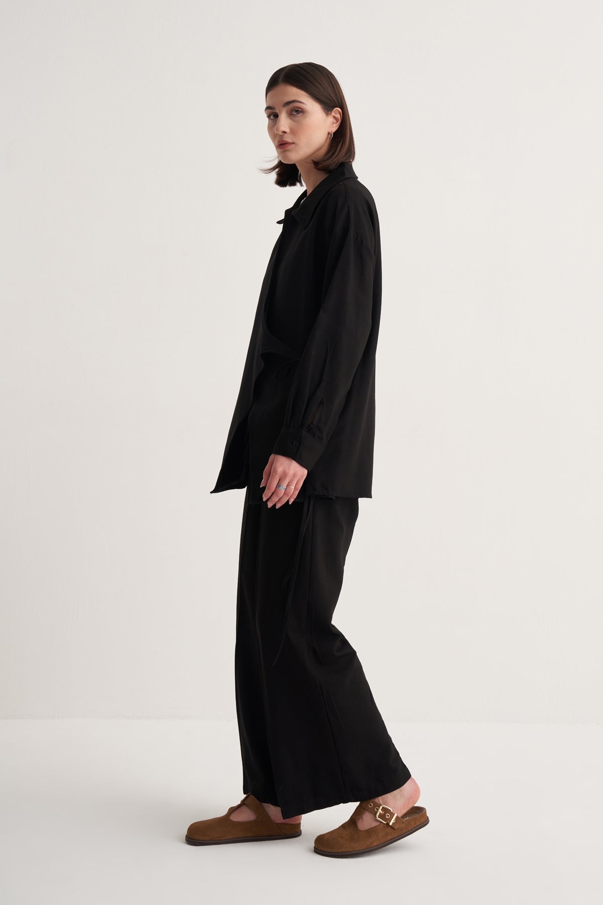 Kadın Dökümlü Pamuklu Yakalı Kimono Siyah