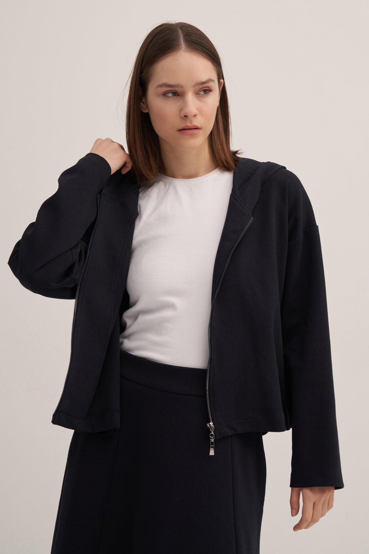 Kadın İnterlok Kapüşonlu Kısa Sweat Lacivert