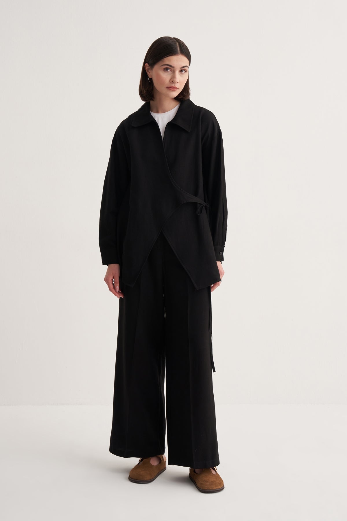 Kadın Dökümlü Pamuklu Yakalı Kimono Siyah