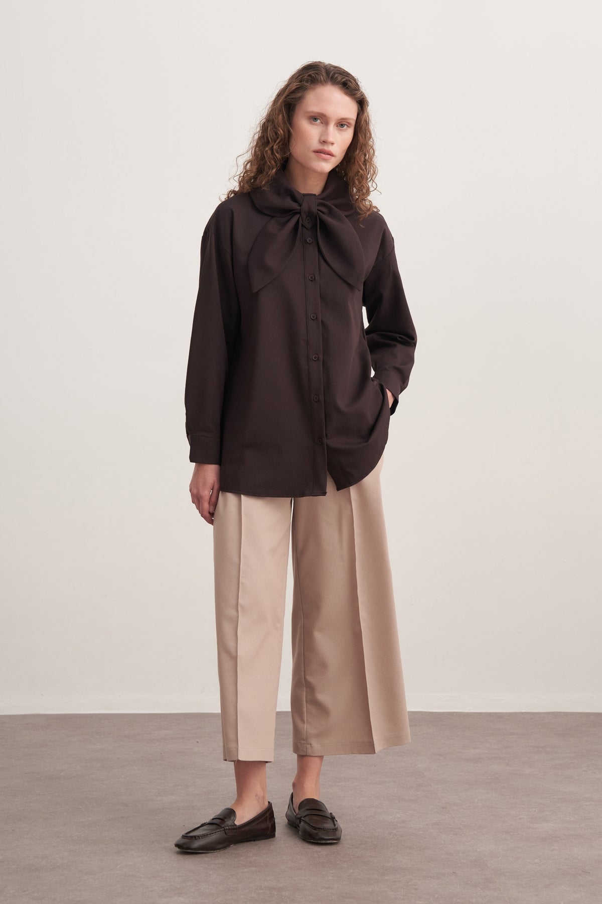 Kadın Gabardin Yaka Detaylı Gömlek Kahve