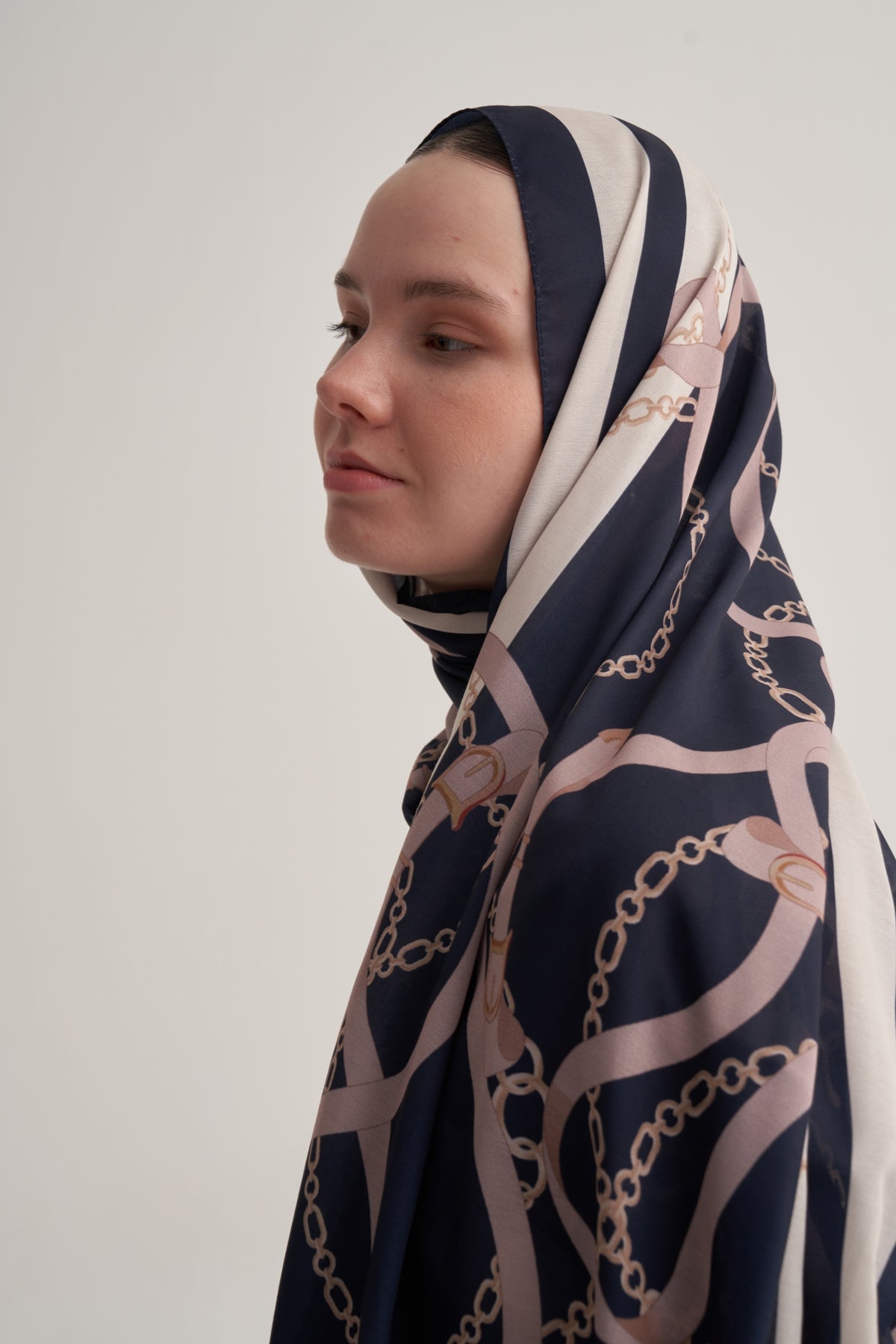 Kadın İpeksi Zincir Desen Şal Lacivert