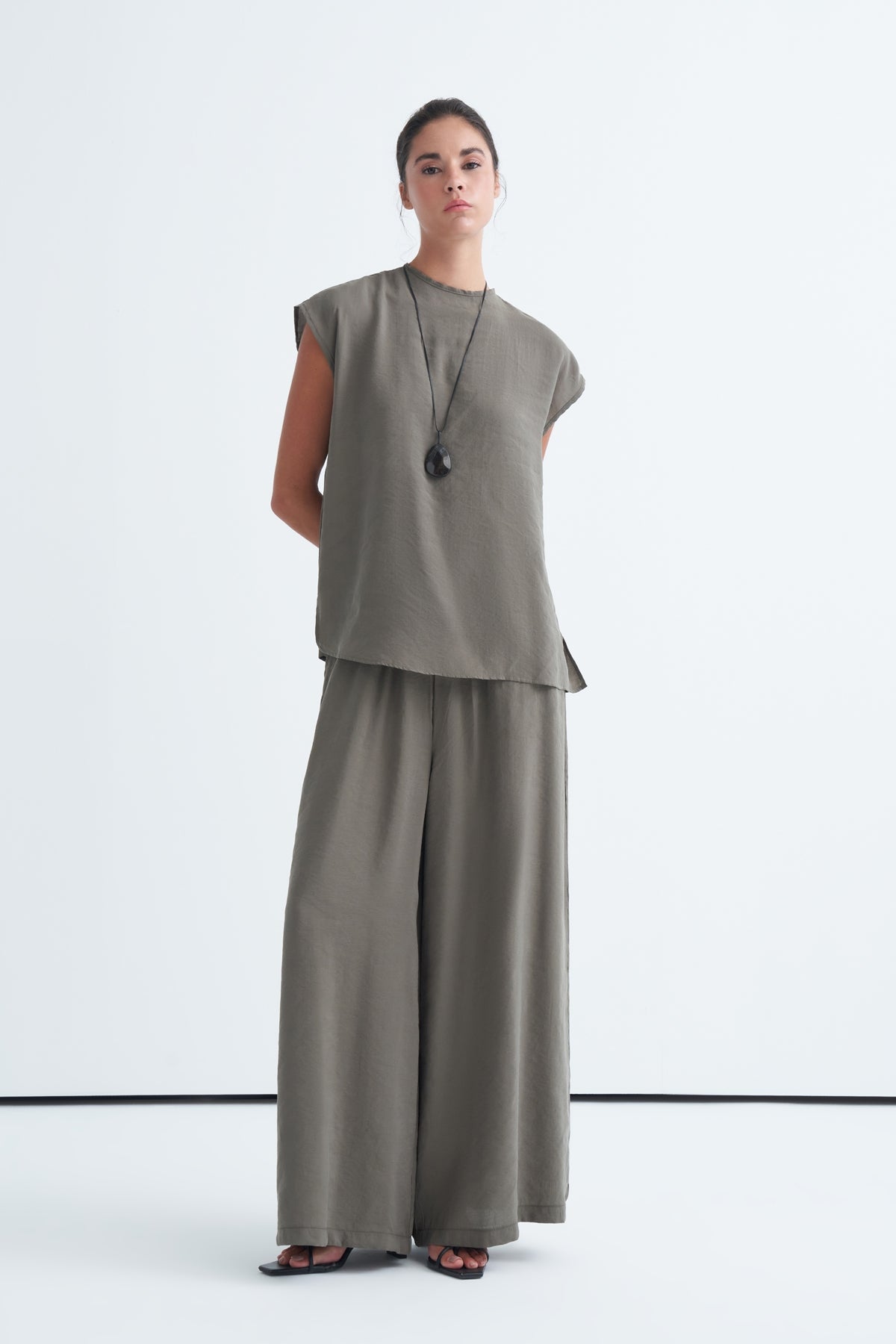Modal 3'lü Pantolon Bluzlu Abaya Takım Haki