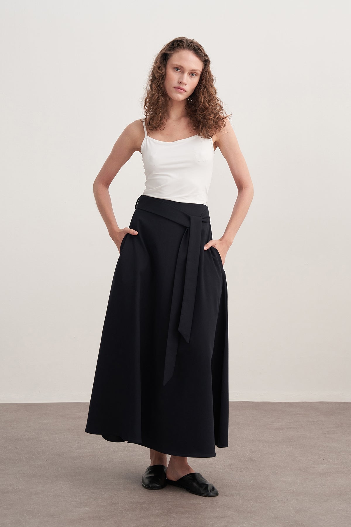 Kadın Gabardin Kemerli Kloş Etek Lacivert