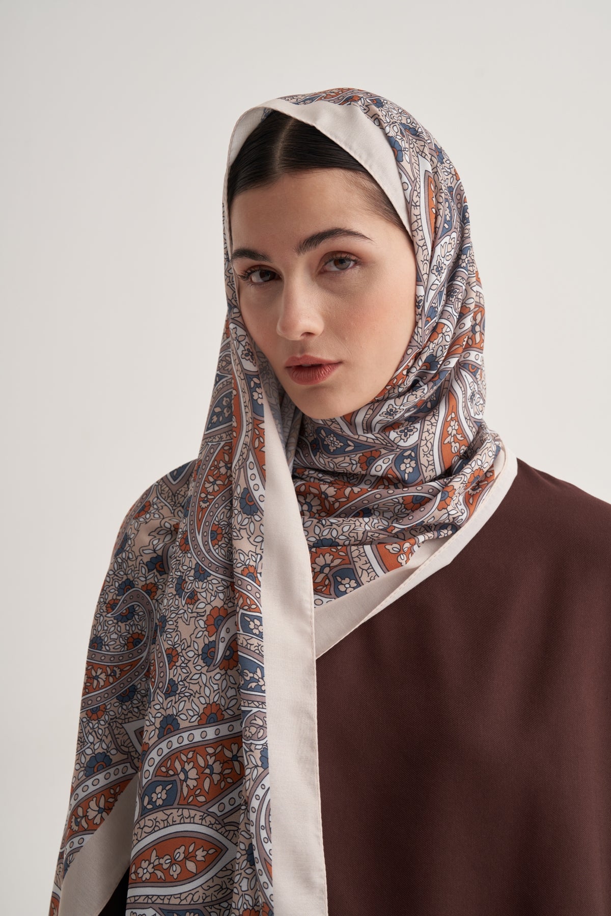 Kadın İpeksi Day Lily Desen Şal Bej