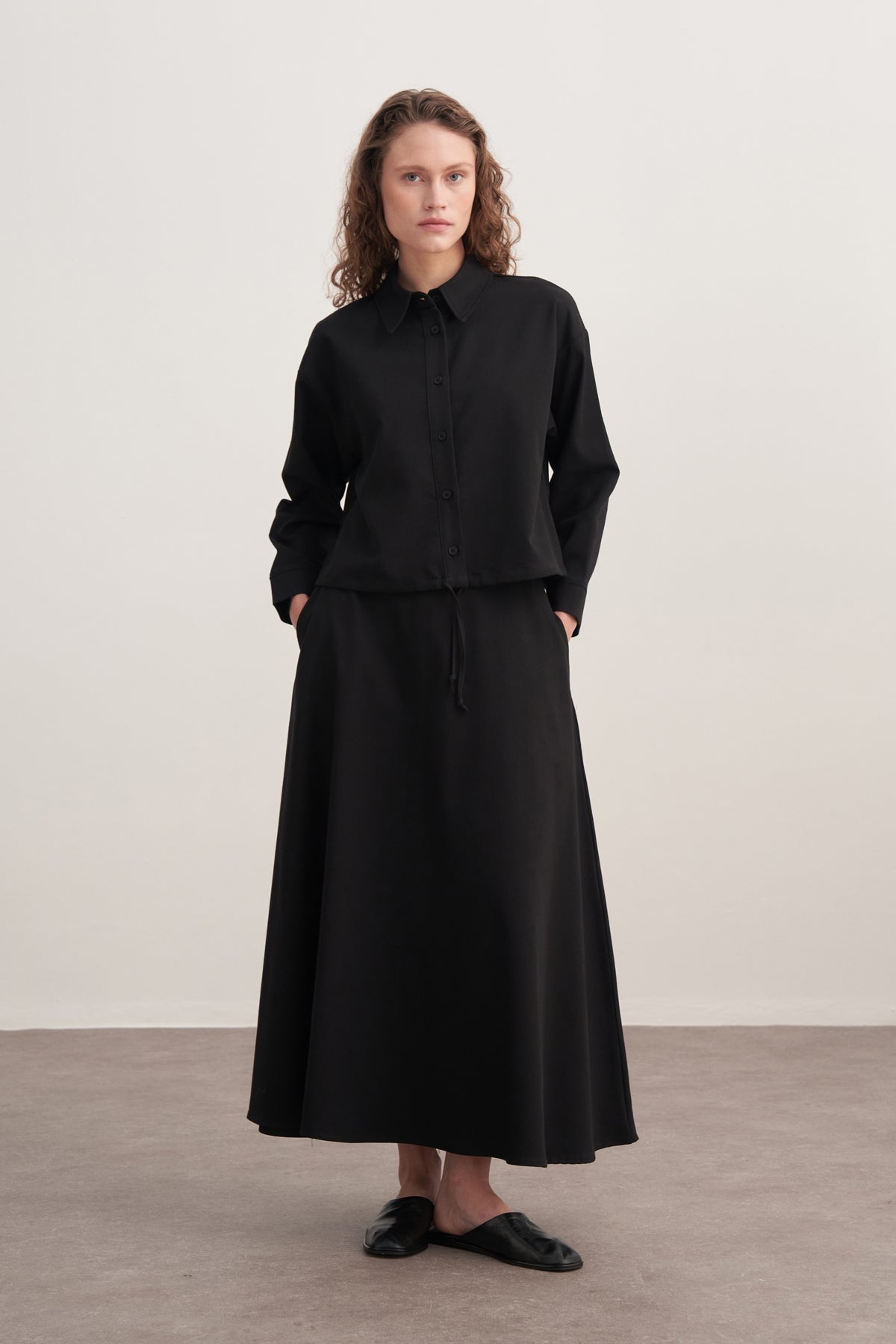 Kadın Gabardin Gömlekli Kloş Etek Takım Siyah