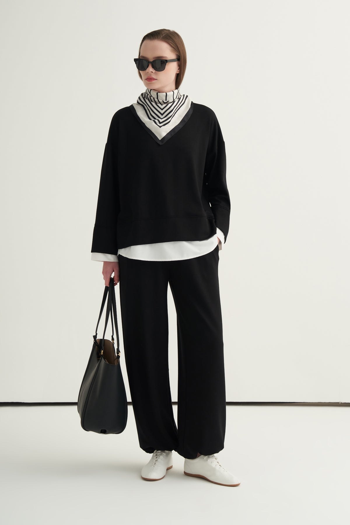 Kontrast Detaylı Sweat Jogger Pantolon Takım Siyah