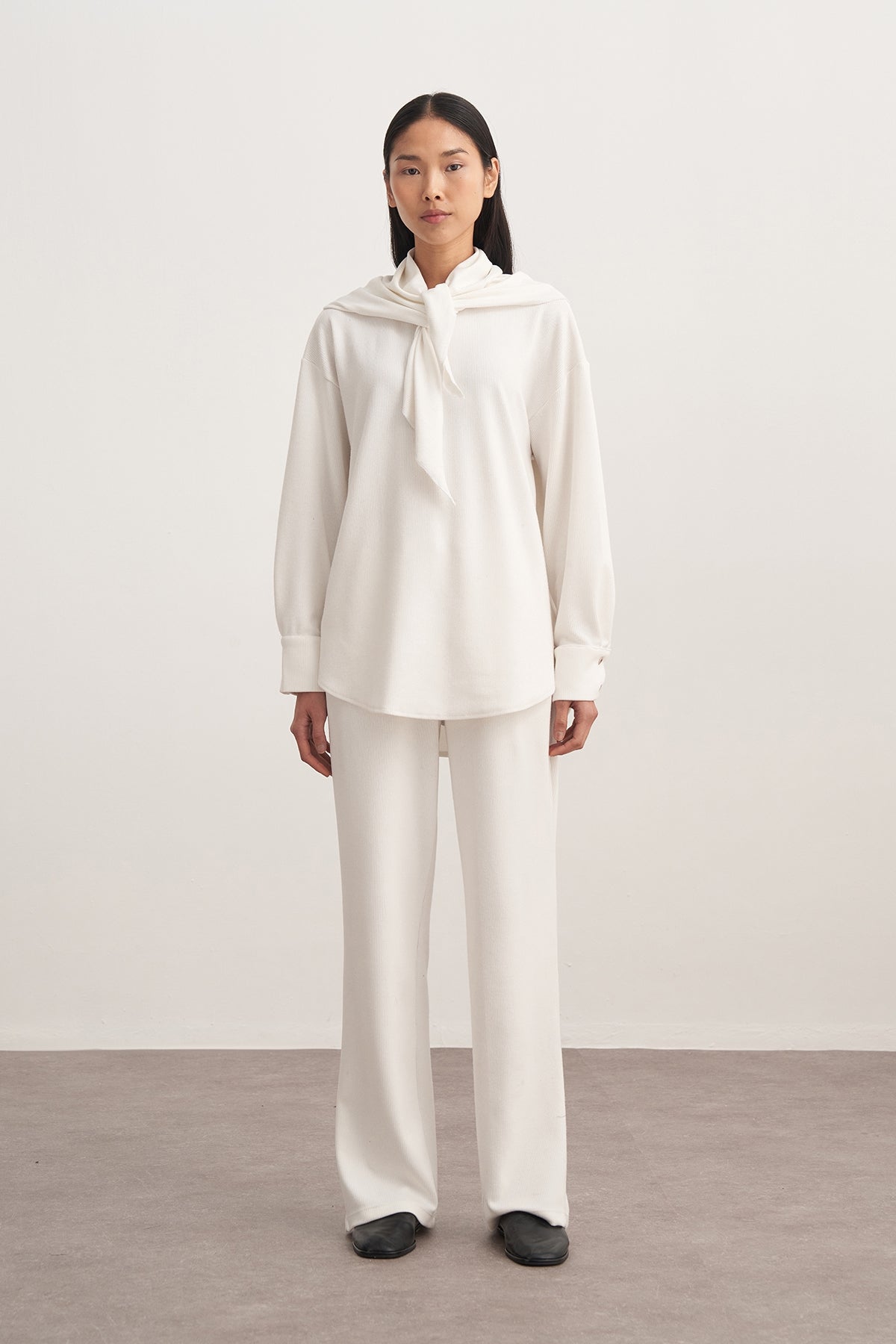 Kadın Şal Aksesuarlı 3’lü Pantolon Takım Ekru