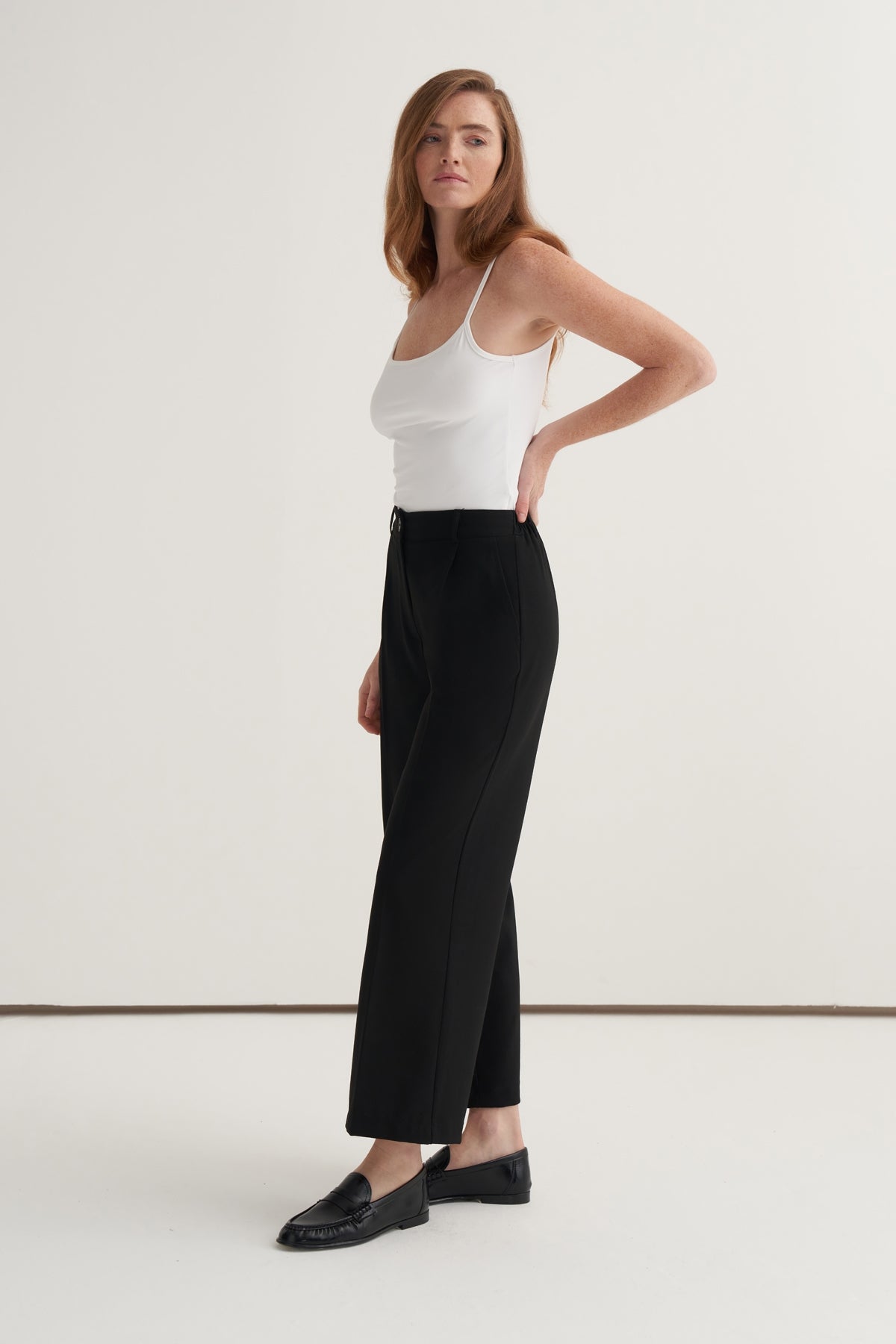 Kadın Düz Kesim Pensli Pantolon Siyah