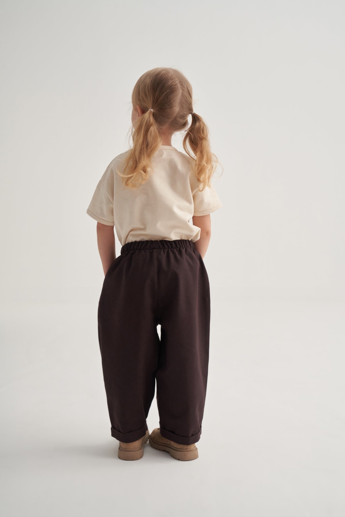 Unisex Çocuk Gabardin Pilili Pantolon Kahve
