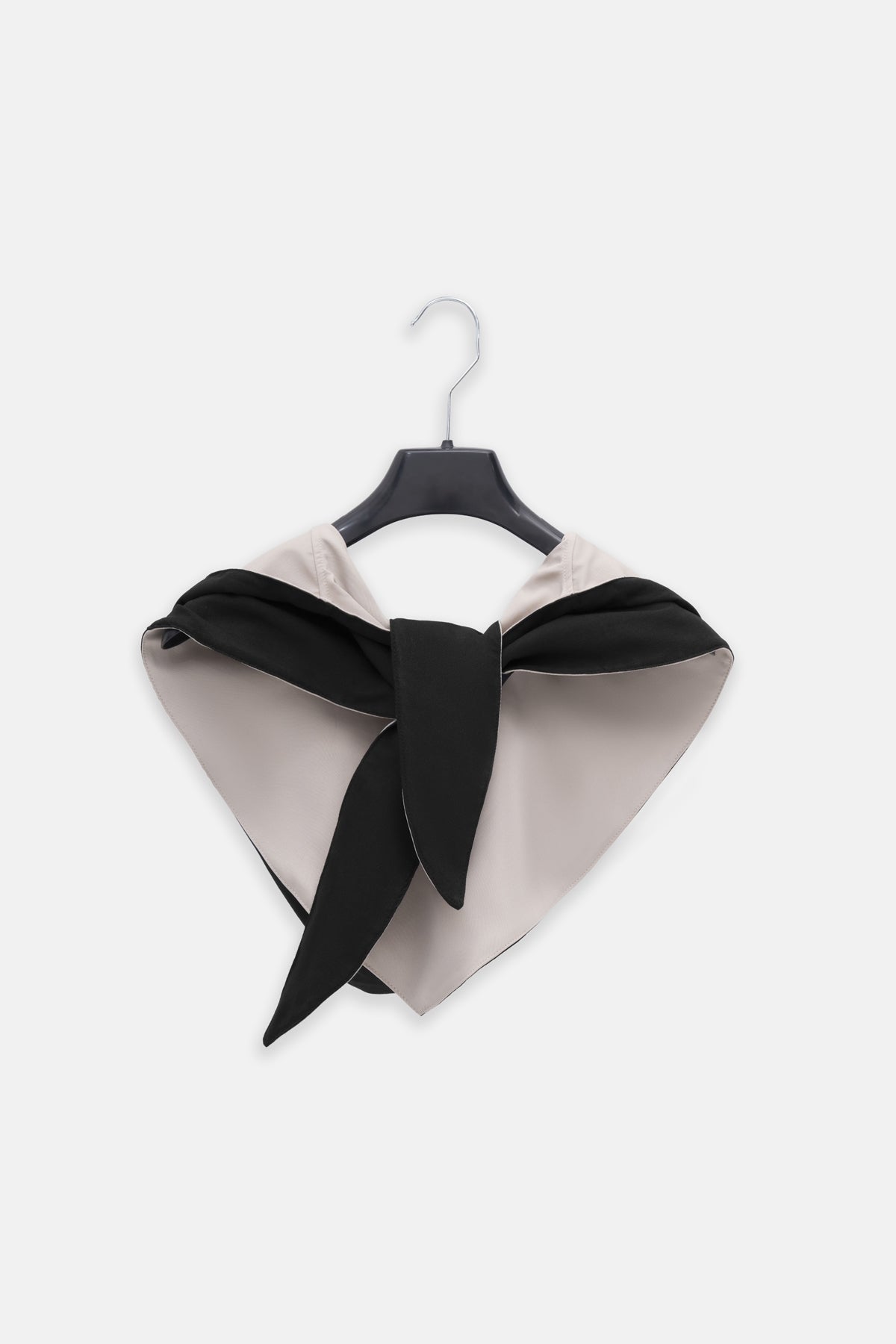 Kadın Şapkalı Omuz Şalı Siyah