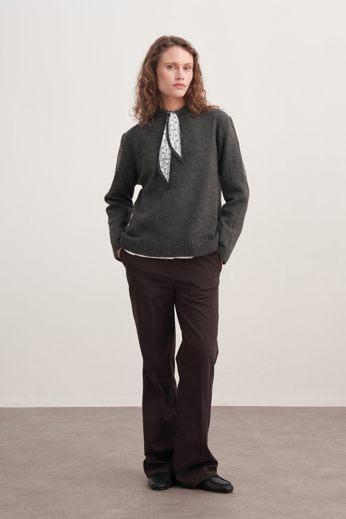 Kadın Fularlı Bisiklet Yakalı Triko Kazak Antrasit