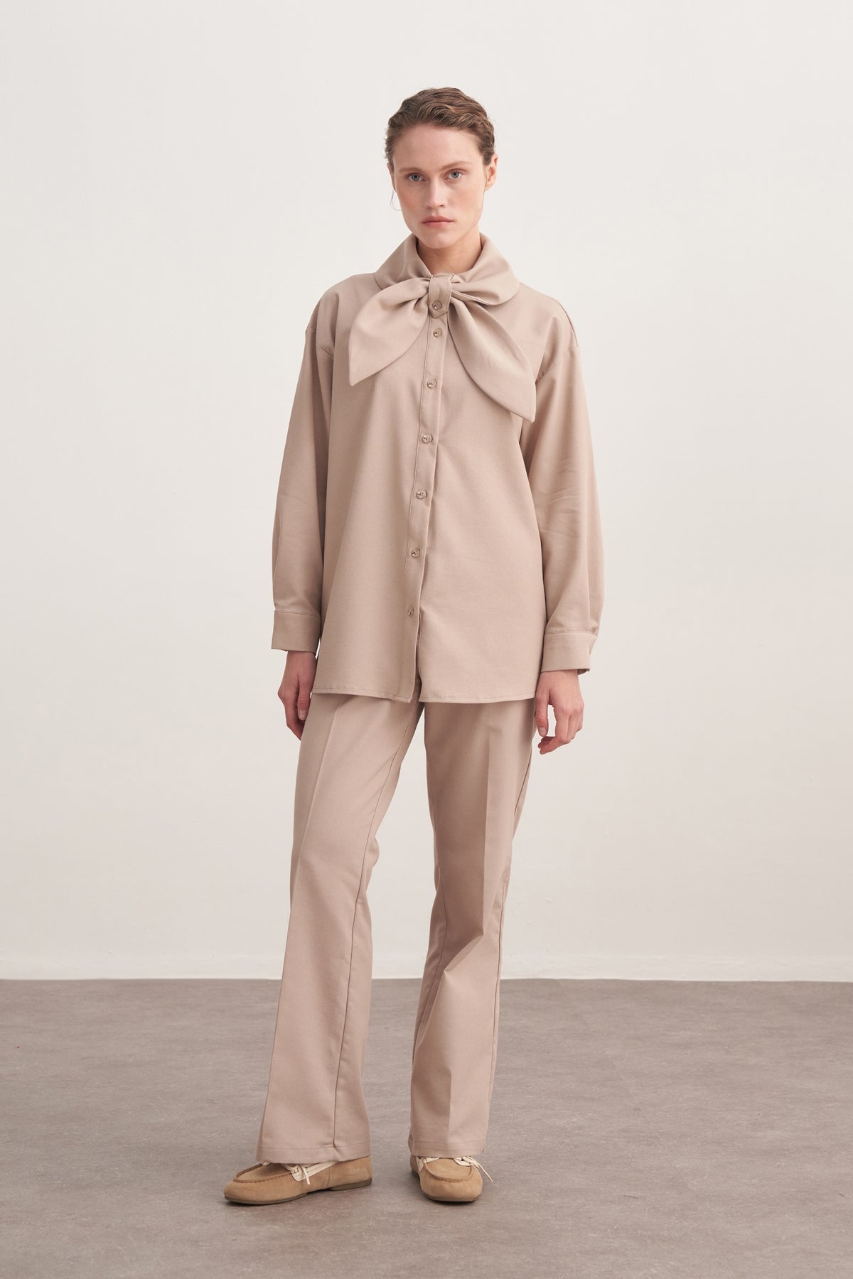 Kadın Gabardin Yaka Detaylı Gömlek Bej